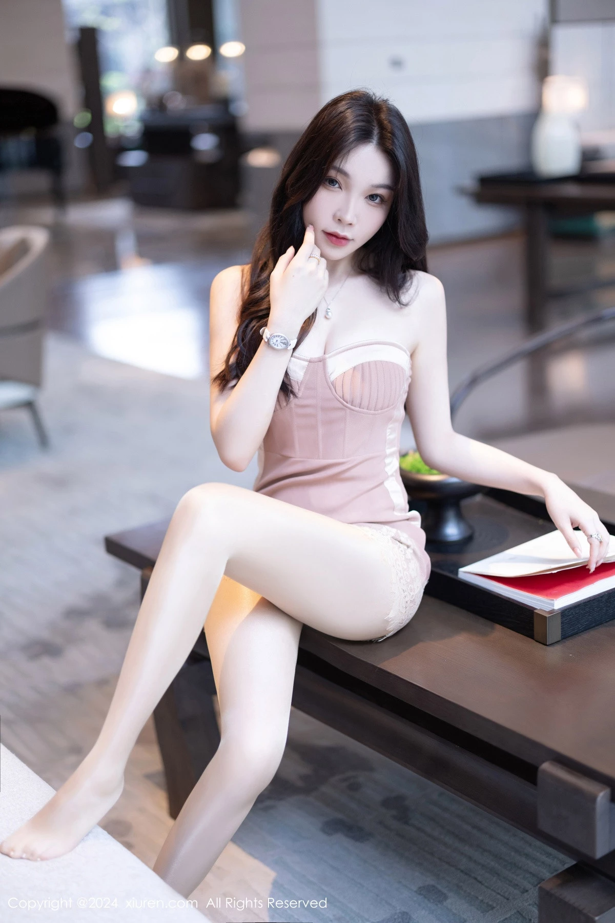 秀人集.com_[XiuRen秀人网]No.8713_女神徐莉芝Booty性感浅粉色连衣短裙+黑色蕾丝内衣惹火诱惑写真90P