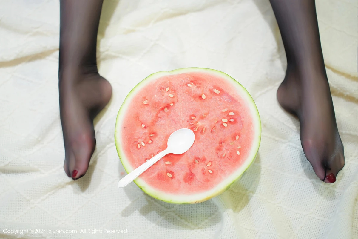 秀人集.com_[XiuRen秀人网]No.8783_模特小波多性感黑白女仆服饰配超薄黑丝秀凹凸身材撩人诱惑写真60P