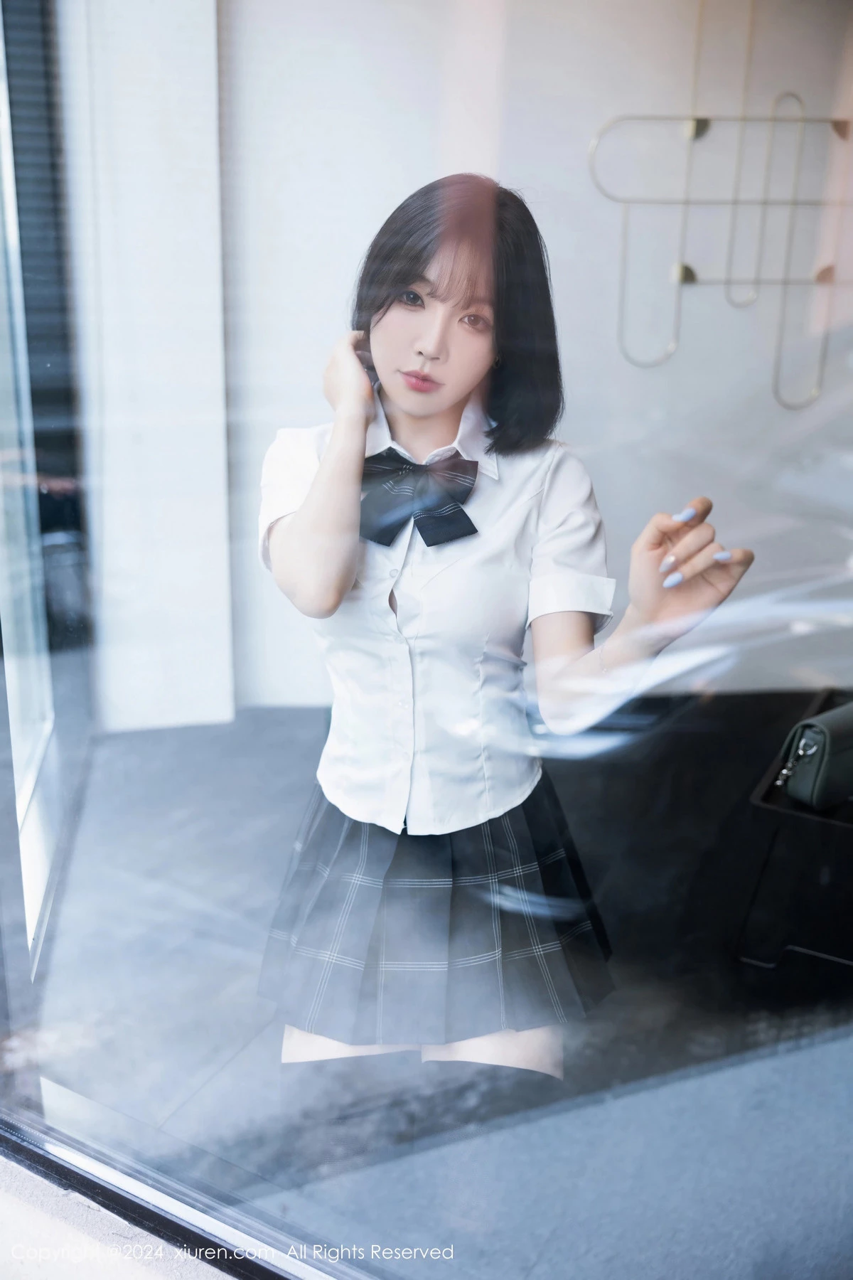 秀人集.com_[XiuRen秀人网]No.8785_女神徐莉芝Booty性感学生制服短裙配黑丝袜秀曼妙身姿诱惑写真100P