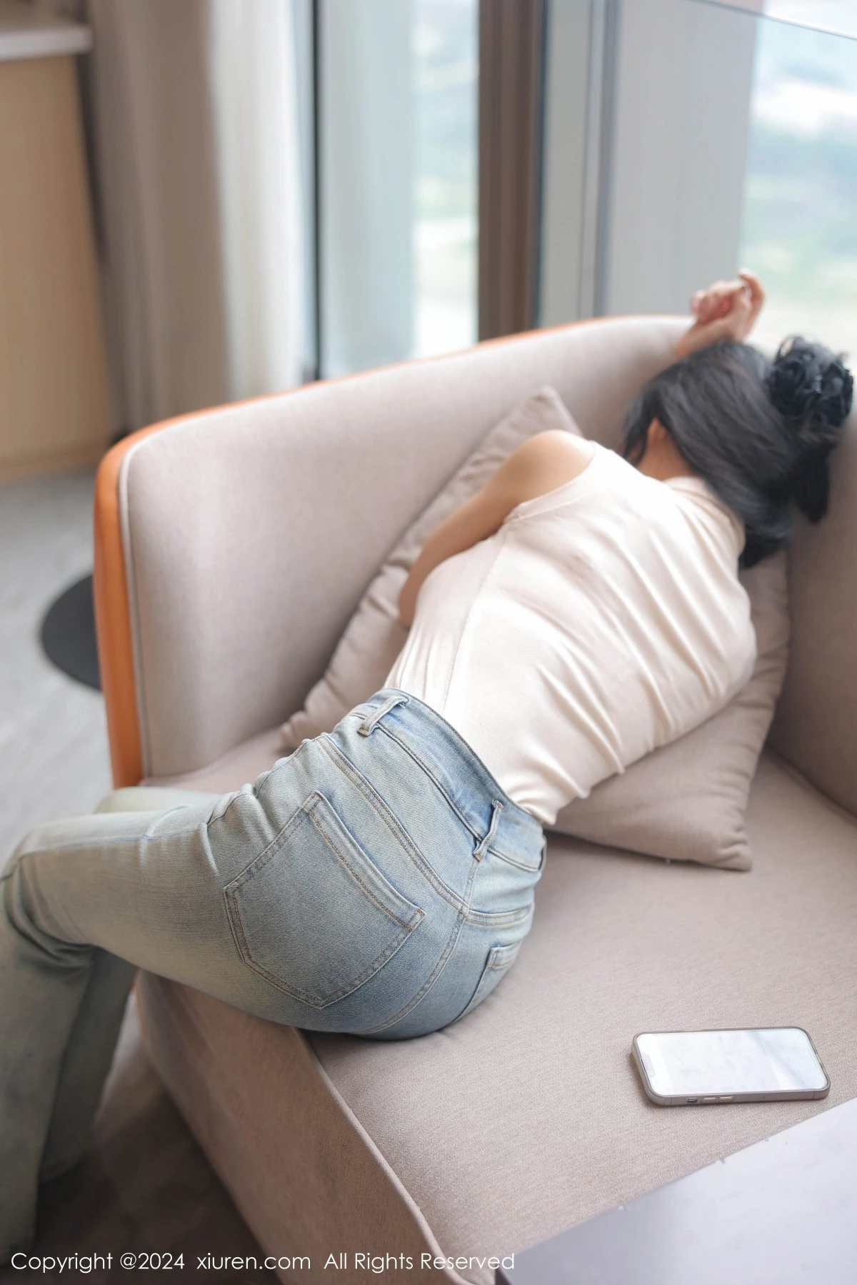 秀人集.com_[XiuRen秀人网]No.8798_模特金小依性感浅粉上衣配黑短裙露超薄肉丝秀惹火身材诱惑写真76P