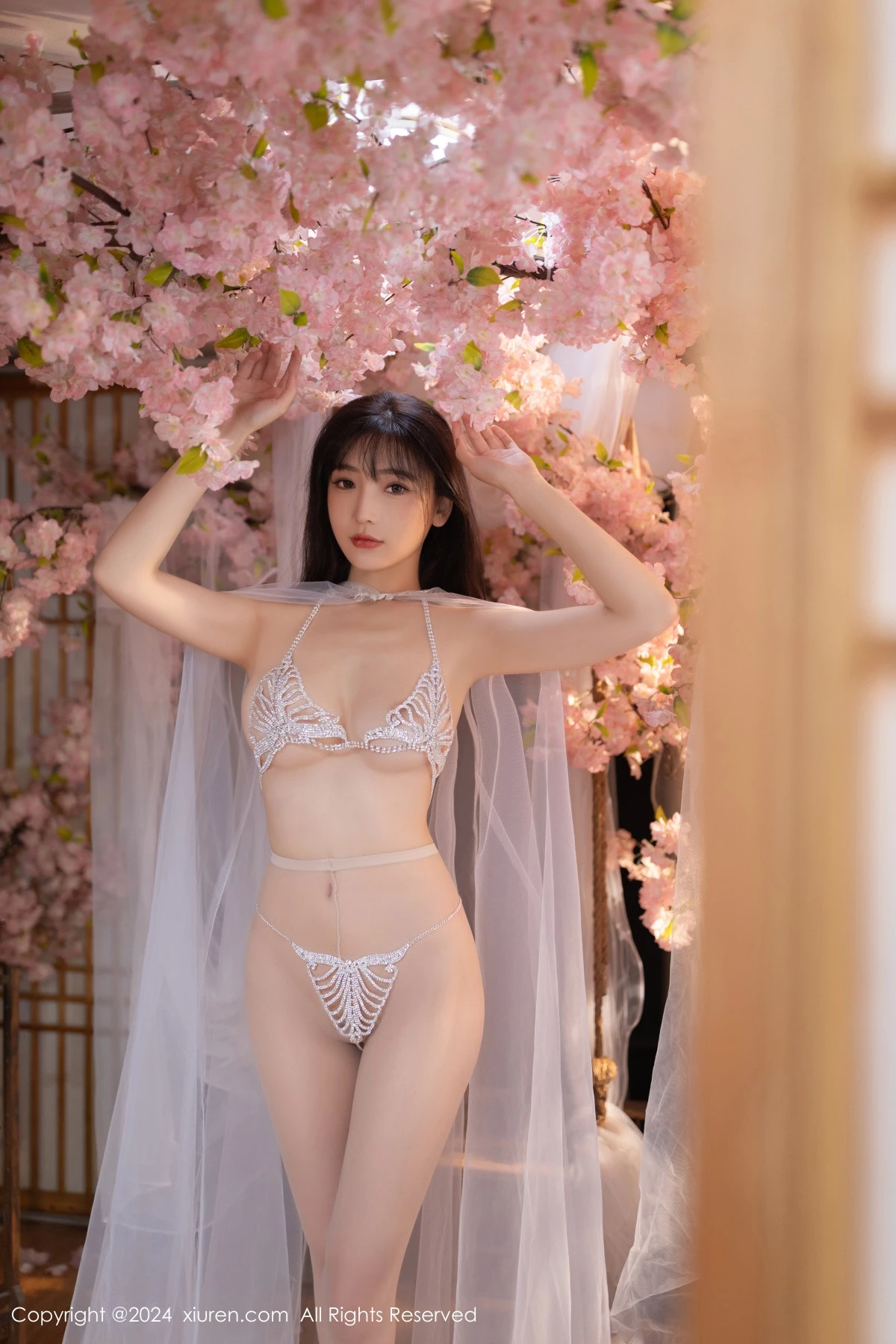 秀人集.com_[XiuRen秀人网]No.8807_模特陆萱萱性感白色轻透网纱配白色珍珠内衣秀惹火身材诱惑写真80P