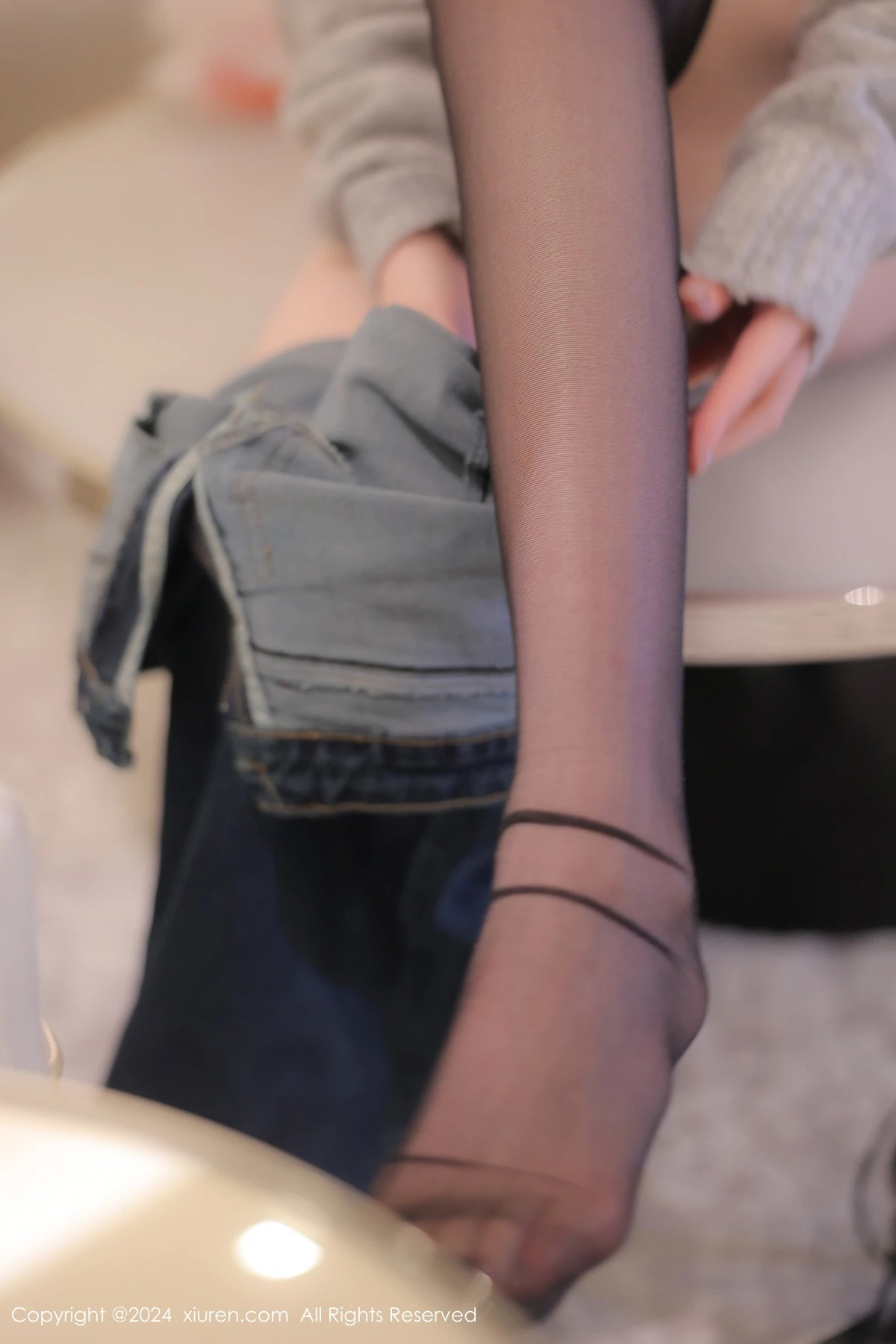 秀人集.com_[XiuRen秀人网]No.8806_模特奶喵喵灰色上衣露性感黑色蕾丝情趣内衣秀丰满身材诱惑写真81P