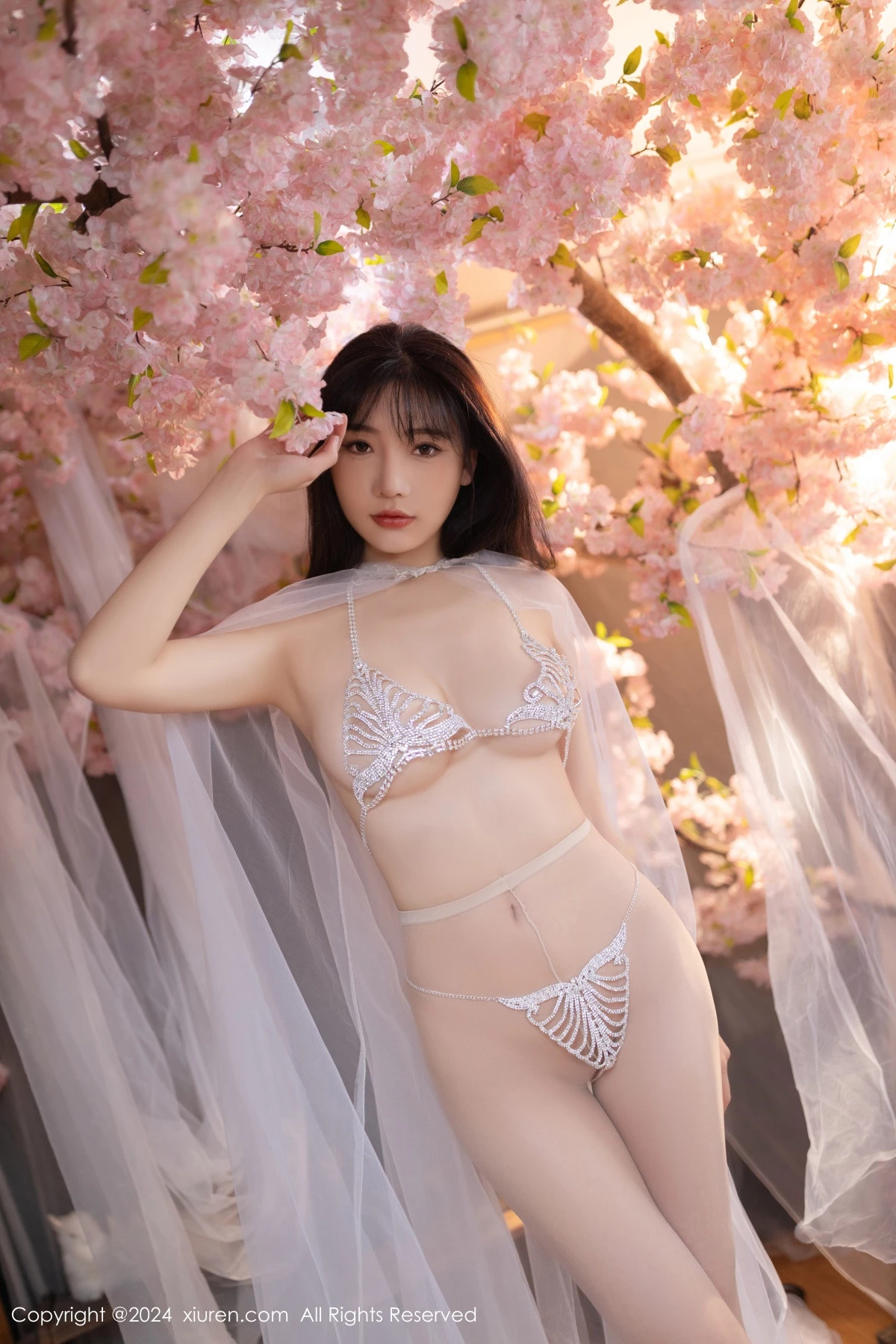 秀人集.com_[XiuRen秀人网]No.8807_模特陆萱萱性感白色轻透网纱配白色珍珠内衣秀惹火身材诱惑写真80P