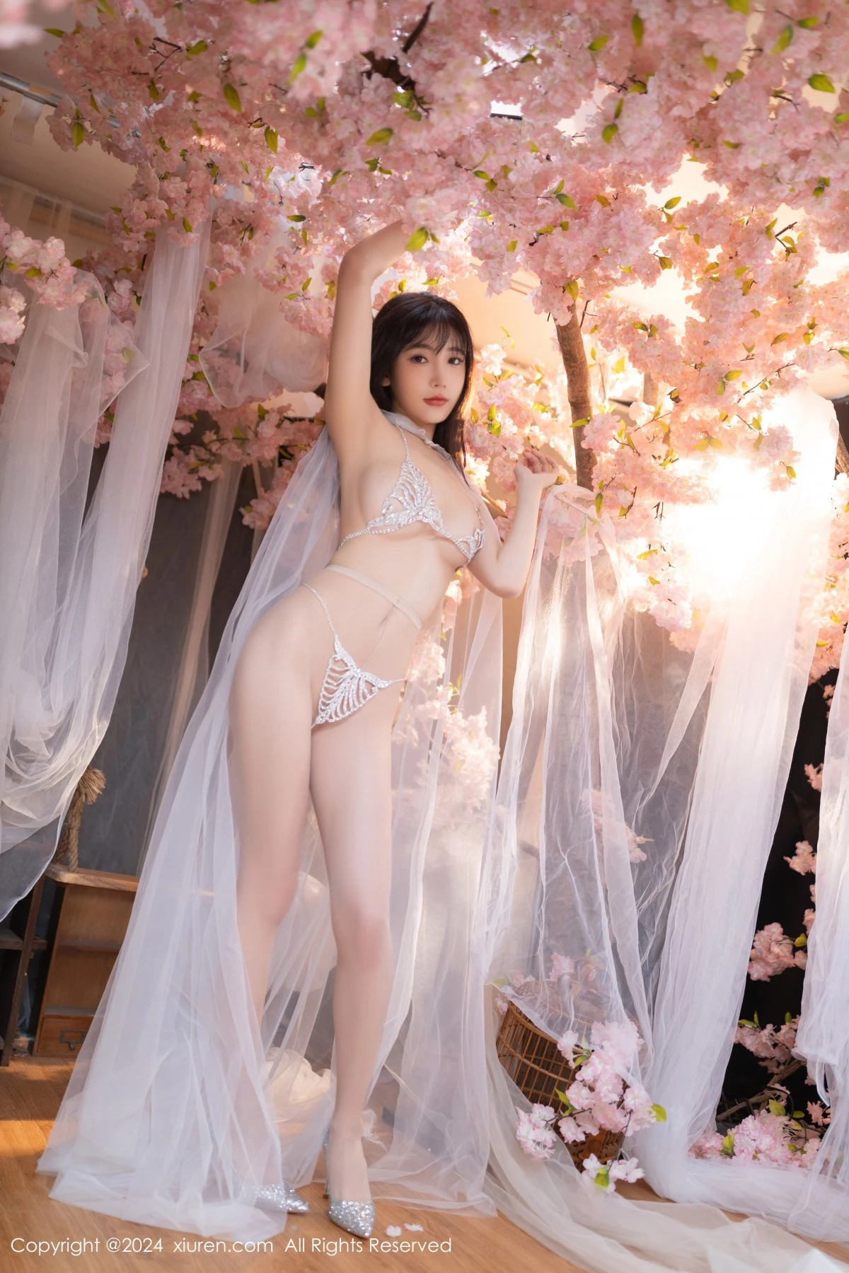 秀人集.com_[XiuRen秀人网]No.8807_模特陆萱萱性感白色轻透网纱配白色珍珠内衣秀惹火身材诱惑写真80P