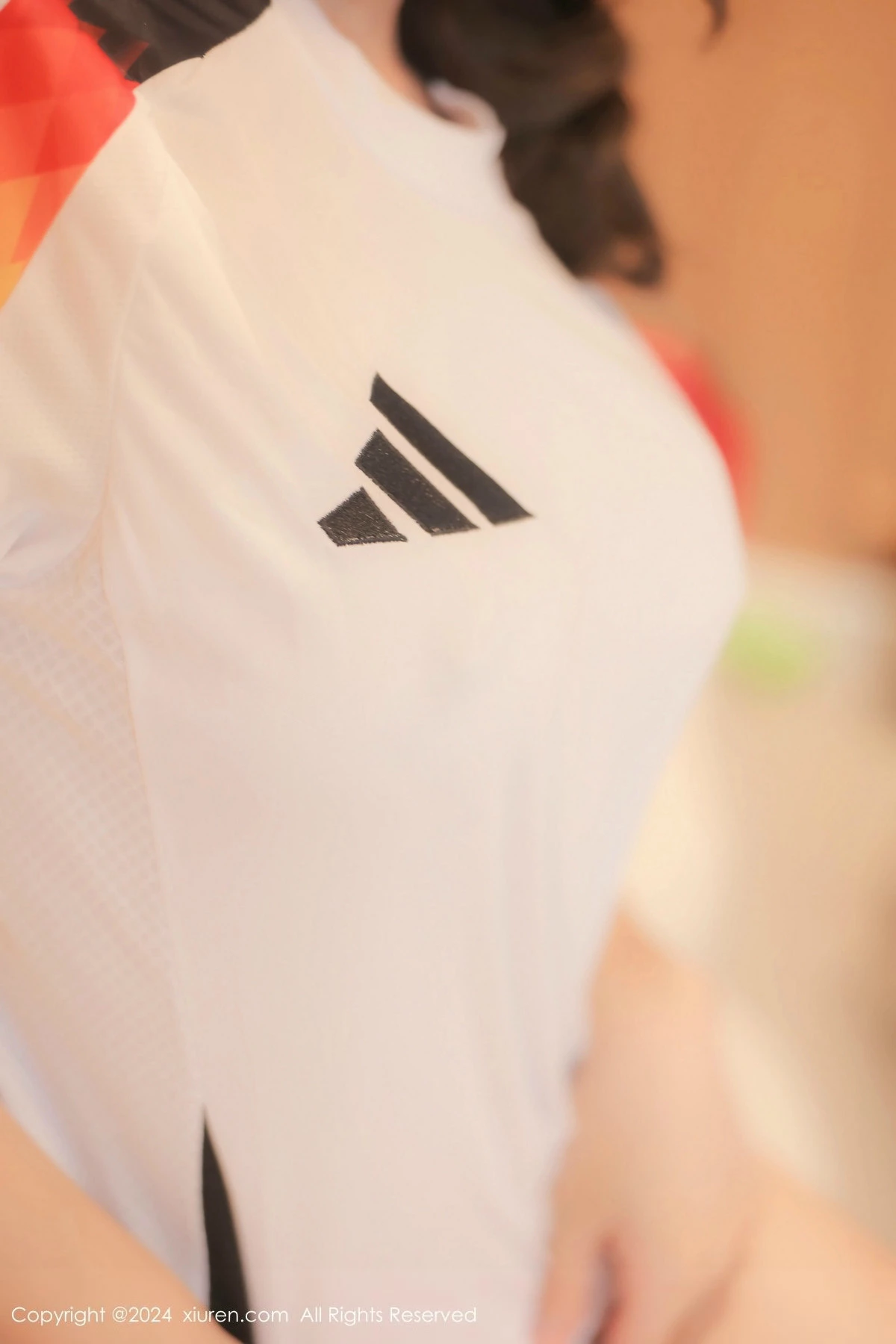 秀人集.com_[XiuRen秀人网]No.8812_模特桃妖夭欧洲杯主题白色球服配白丝袜秀曼妙身姿撩人诱惑写真90P