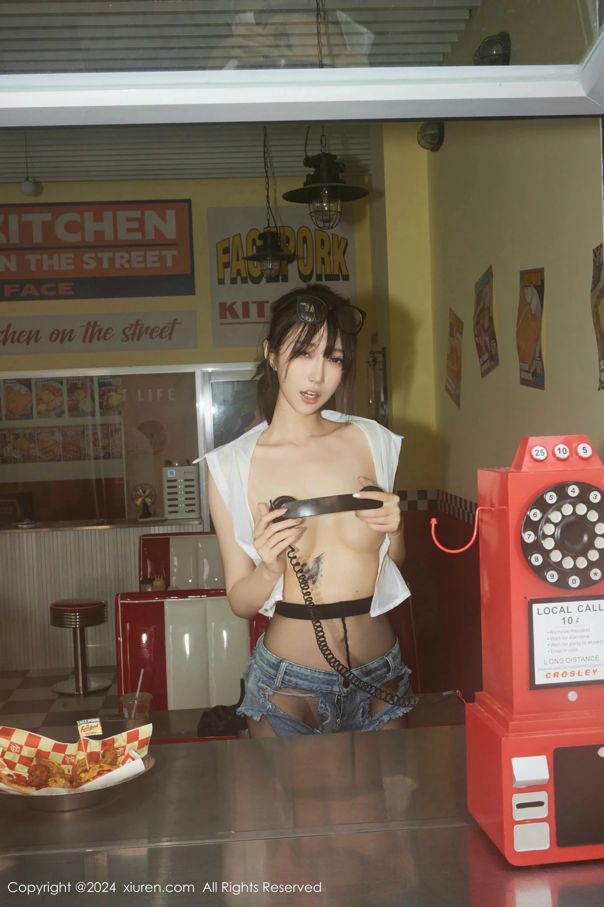 秀人集.com_[XiuRen秀人网]No.8811_模特玥儿玥er性感蓝色超短牛仔裤配超薄黑丝秀曼妙身姿诱惑写真74P