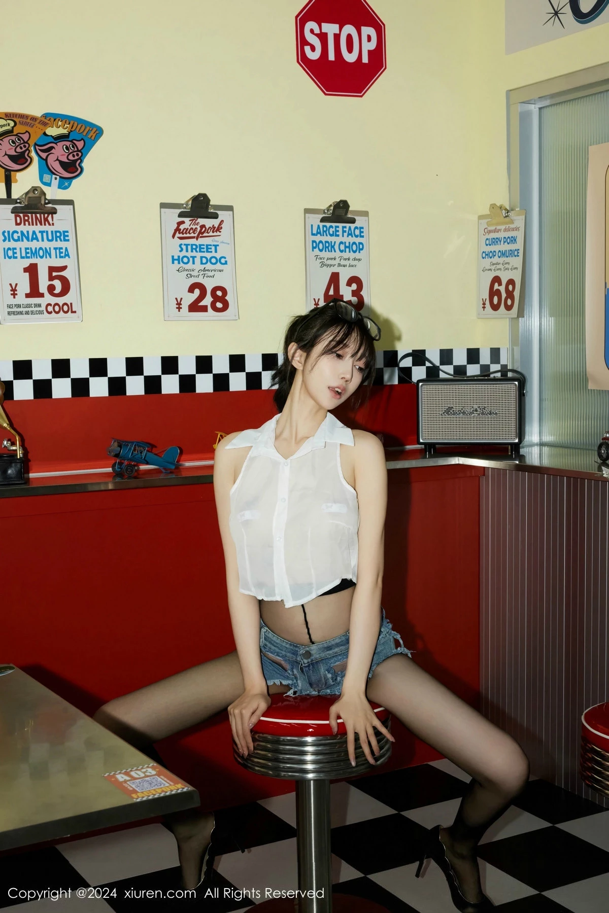 秀人集.com_[XiuRen秀人网]No.8811_模特玥儿玥er性感蓝色超短牛仔裤配超薄黑丝秀曼妙身姿诱惑写真74P