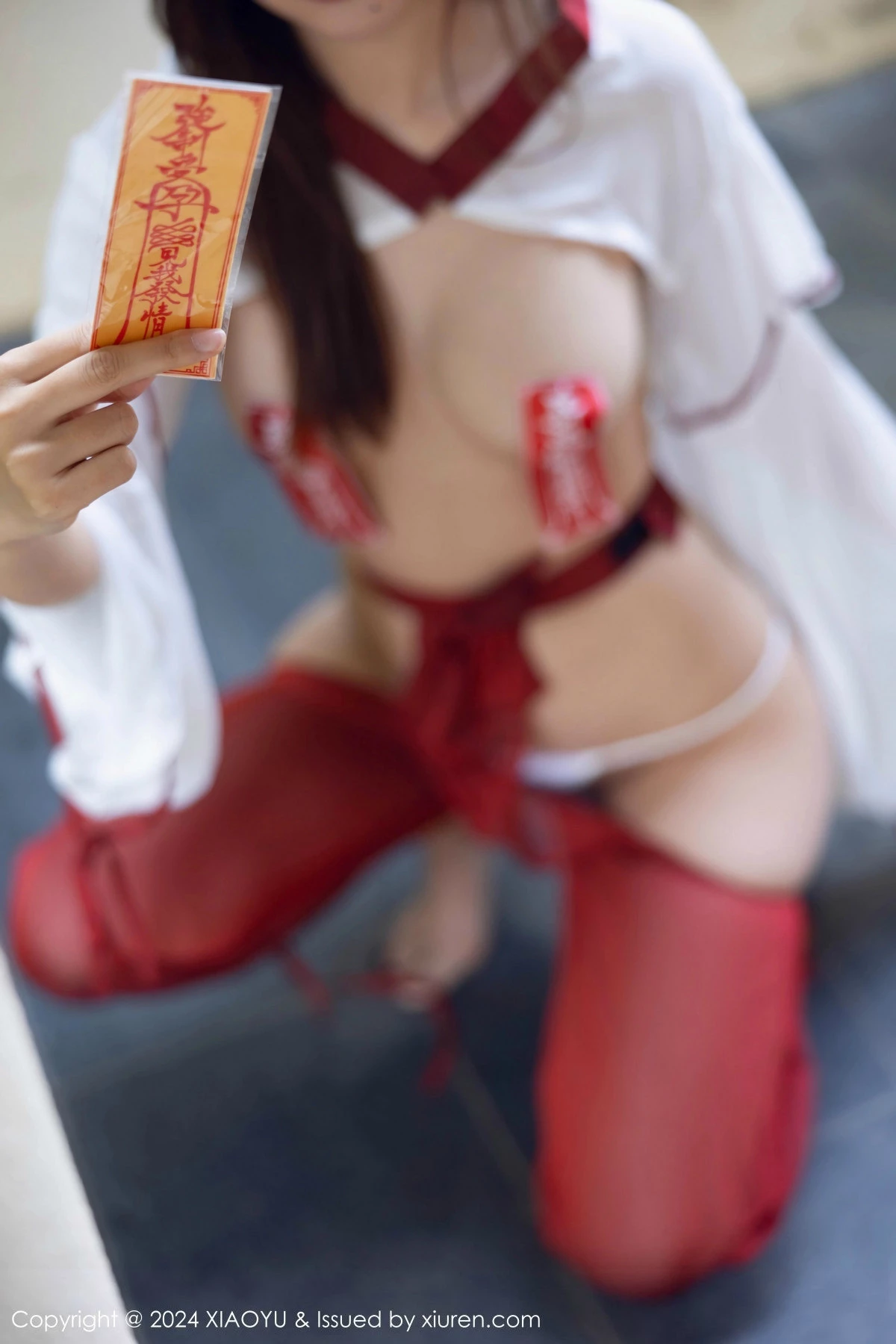 秀人集.com_[XiuRen秀人网]No.8814_女神绮里嘉ula巫女造型性感白色上衣配薄纱秀惹火身材诱惑写真76P