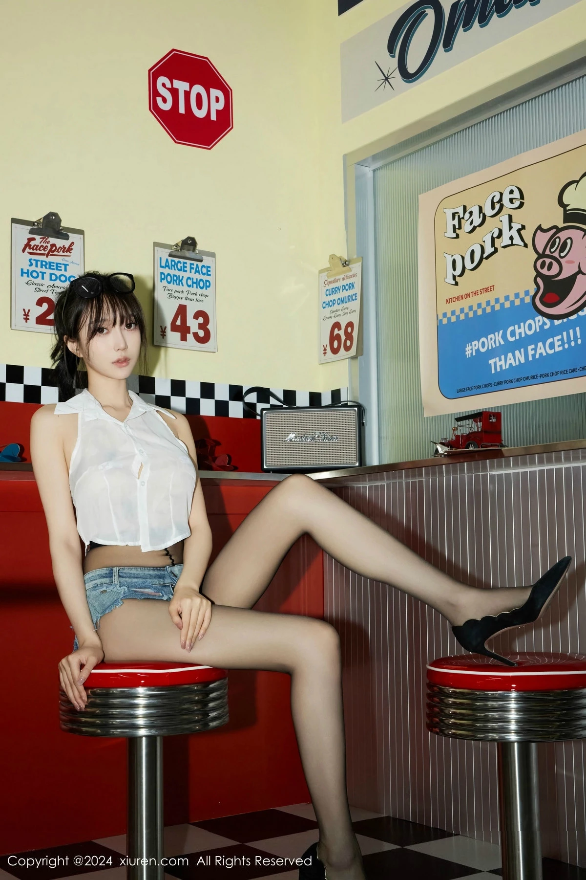 秀人集.com_[XiuRen秀人网]No.8811_模特玥儿玥er性感蓝色超短牛仔裤配超薄黑丝秀曼妙身姿诱惑写真74P