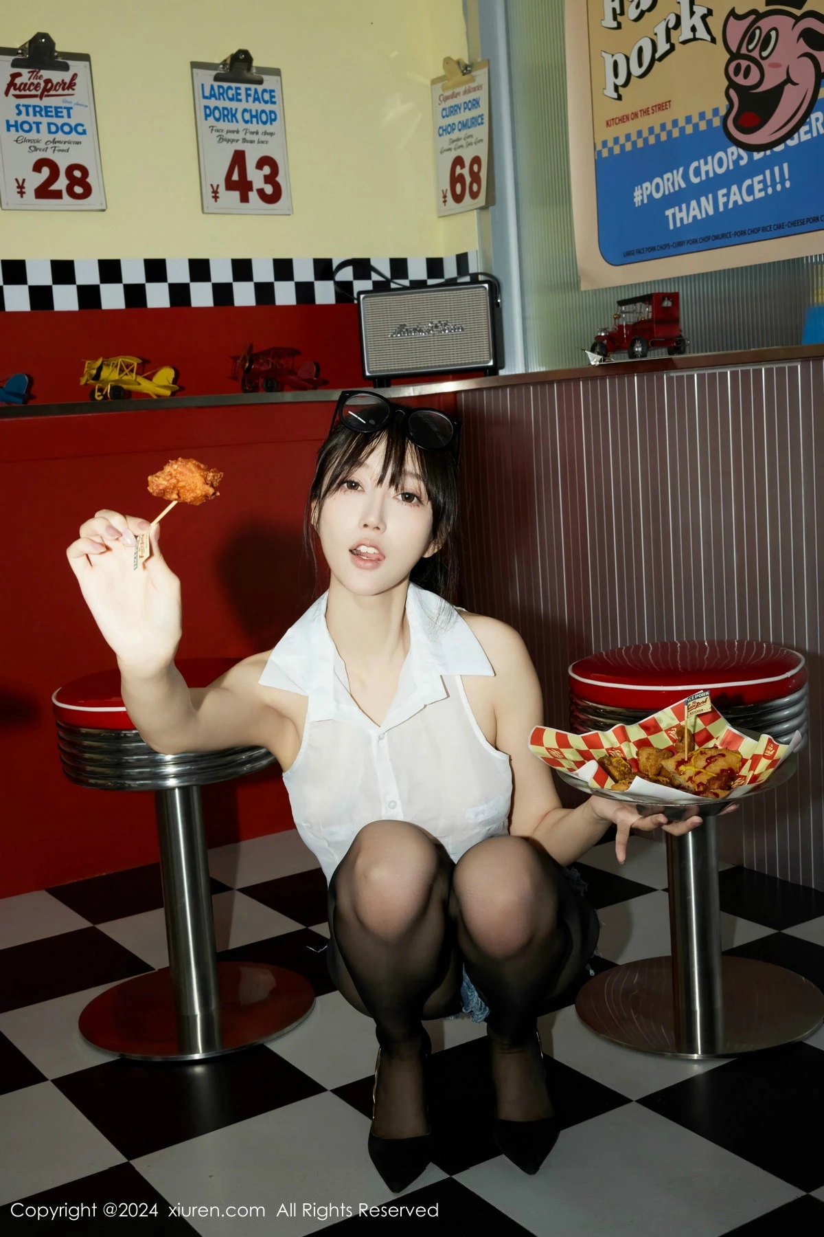 秀人集.com_[XiuRen秀人网]No.8811_模特玥儿玥er性感蓝色超短牛仔裤配超薄黑丝秀曼妙身姿诱惑写真74P