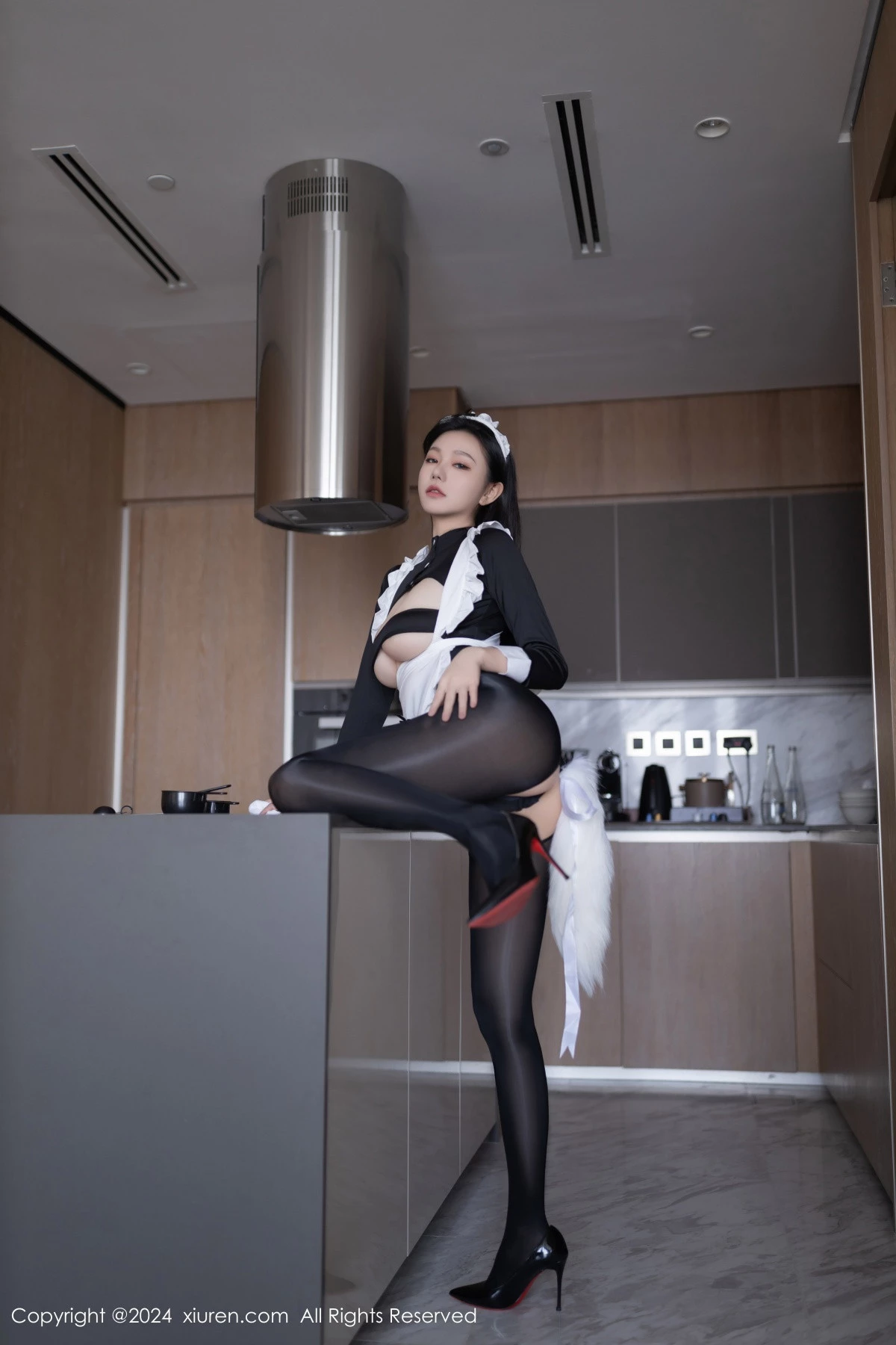 秀人集.com_[XiuRen秀人网]No.8720_模特安然anran性感黑色女仆服饰配黑丝裤袜秀柔美身段诱惑写真80P