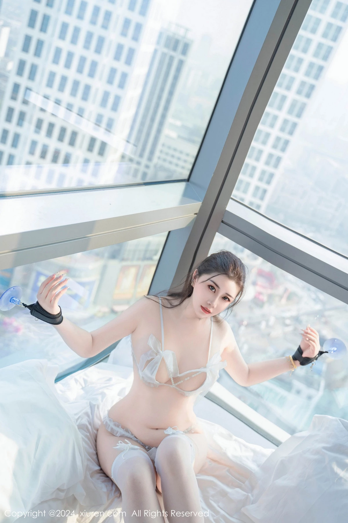 秀人集.com_[XiuRen秀人网]No.8837_模特王婉悠Queen白色蕾丝珍珠睡衣配白丝袜秀丰满身材诱惑写真82P