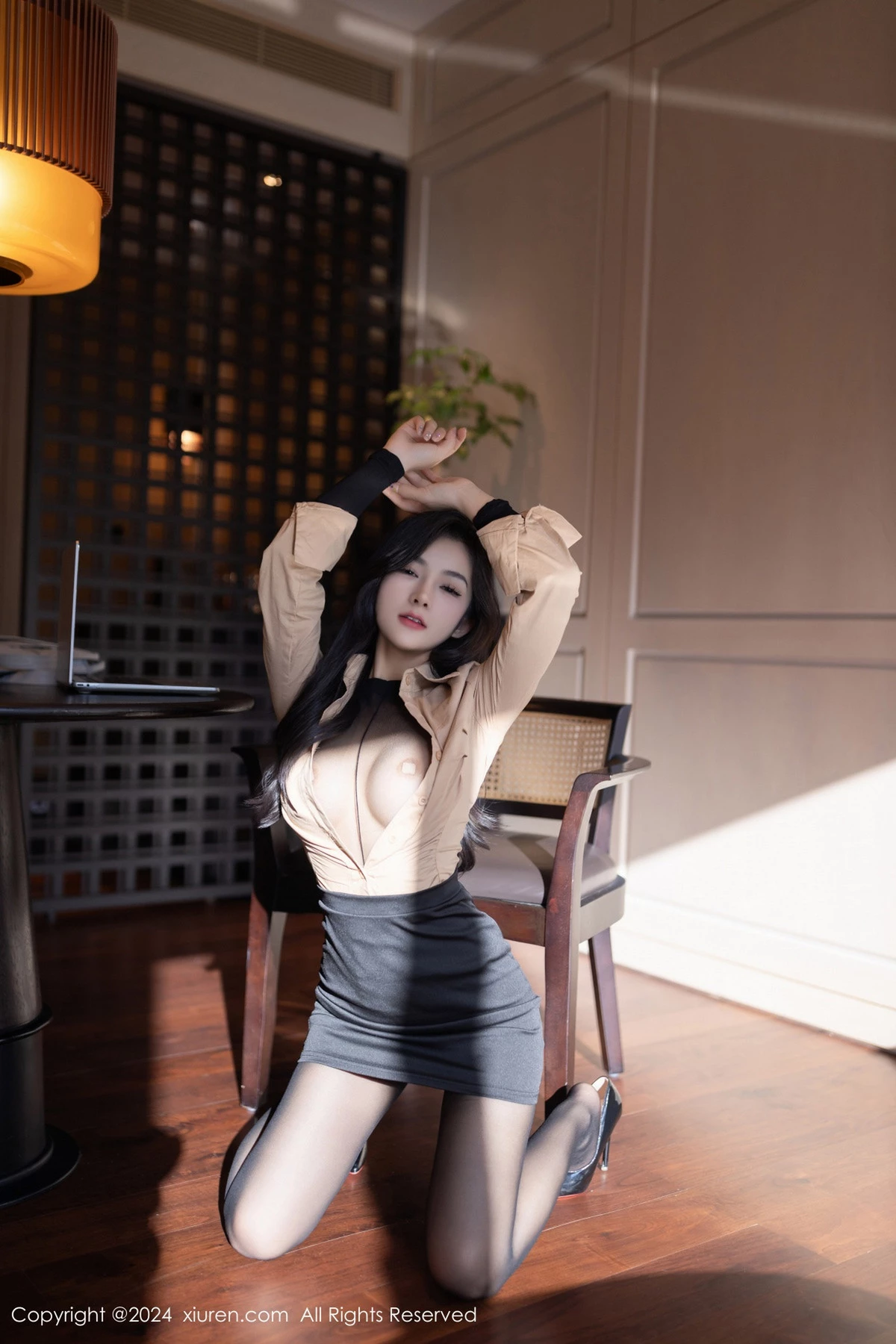 秀人集.com_[XiuRen秀人网]No.8835_模特谭小灵性感OL服饰露超薄连体黑丝秀丰腴惹火身材诱惑写真80P