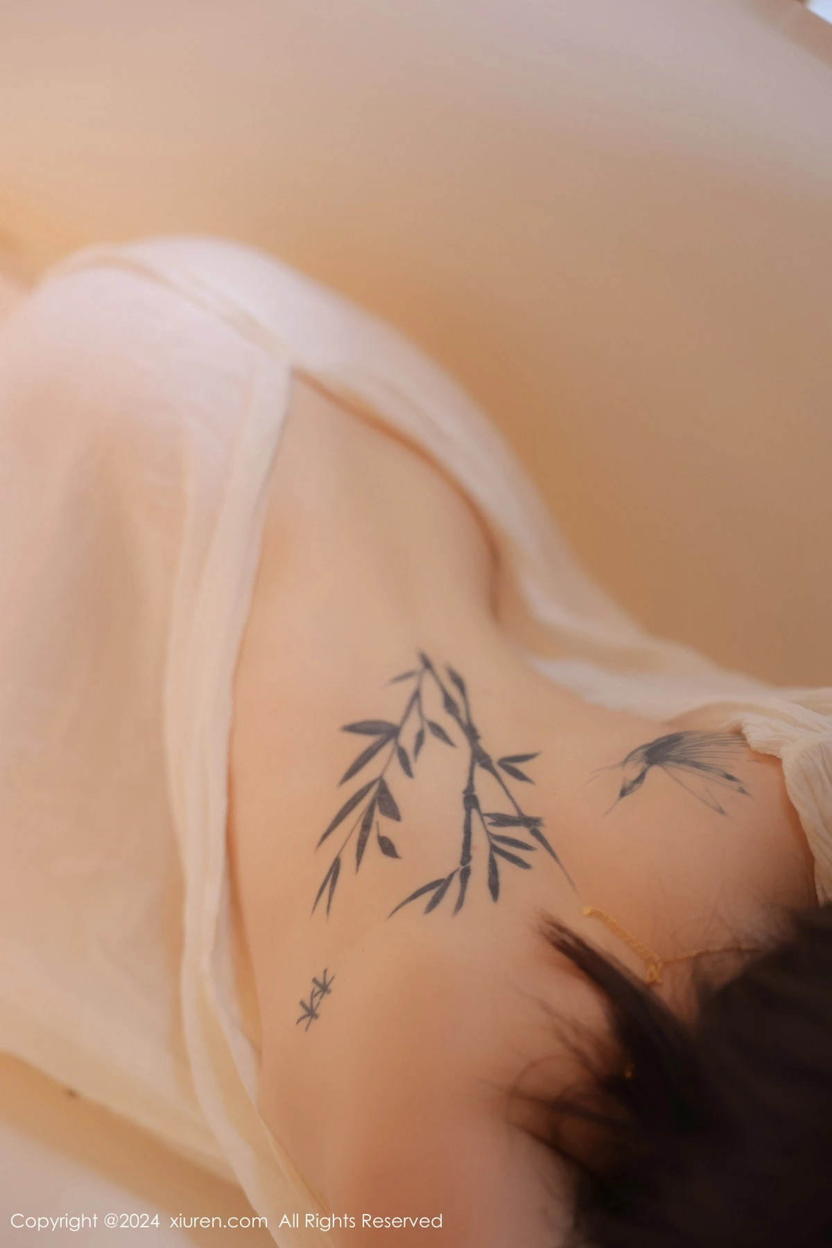 秀人集.com_[XiuRen秀人网]No.8842_新人模特夏竹性感浅色连衣裙+白色薄纱服饰秀曼妙身姿诱惑写真83P