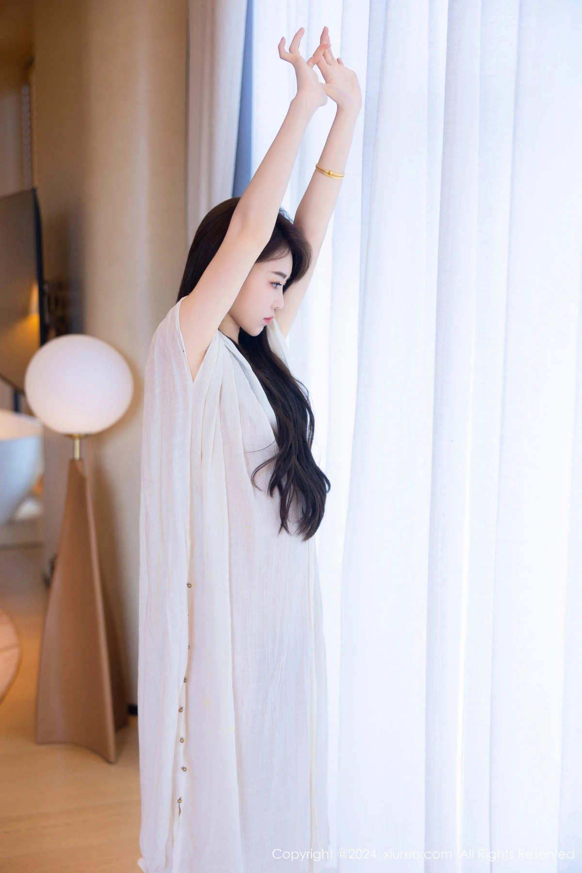 秀人集.com_[XiuRen秀人网]No.8842_新人模特夏竹性感浅色连衣裙+白色薄纱服饰秀曼妙身姿诱惑写真83P