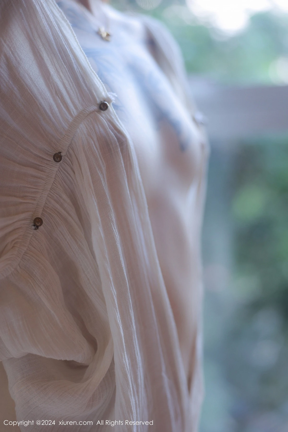 秀人集.com_[XiuRen秀人网]No.8842_新人模特夏竹性感浅色连衣裙+白色薄纱服饰秀曼妙身姿诱惑写真83P