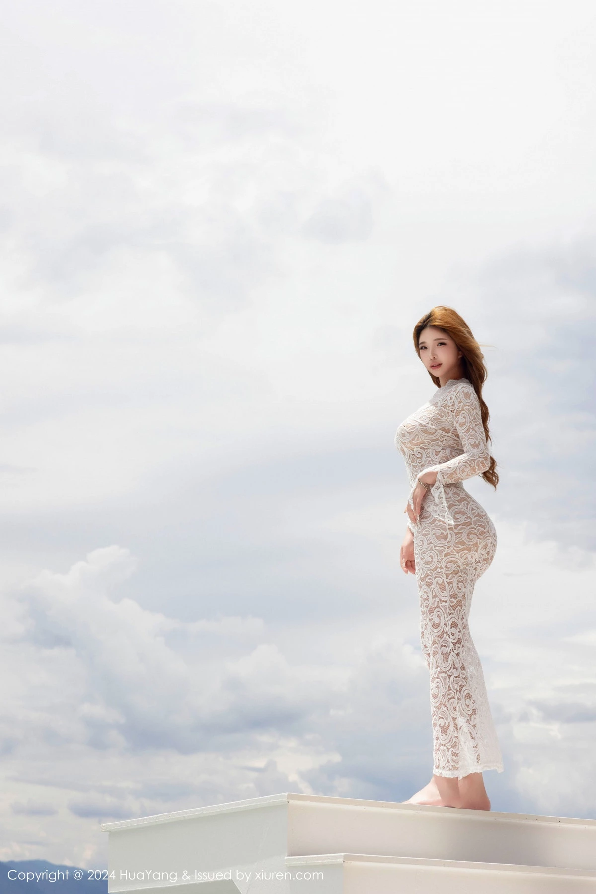 秀人集.com_[HuaYang花漾]Vol.591_模特小海臀Rena性感白色镂空连衣长裙半撩秀浑圆翘臀诱惑写真59P