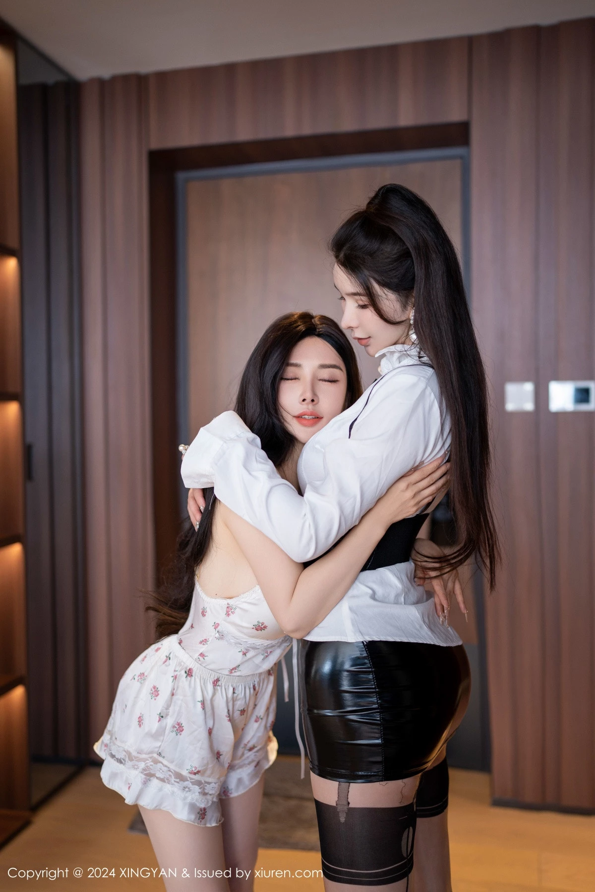 秀人集.com_[XINGYAN星颜社]VOL.255_模特合集潘思沁＆李丽莎家访主题性感服饰秀完美身材诱惑写真81P