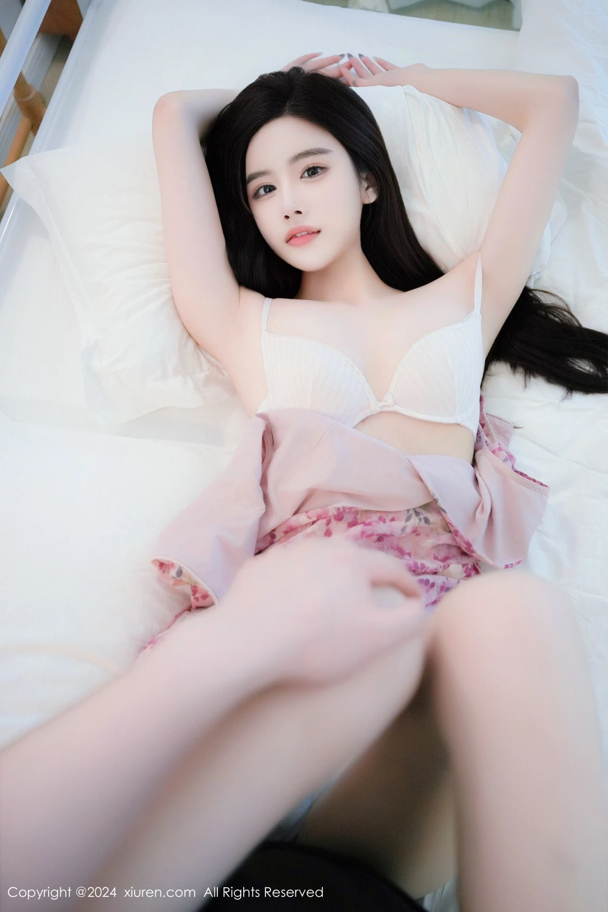 秀人集.com_[XiuRen秀人网]No.8855_模特Erikaki性感浅粉色碎花裙露白色内衣秀完美身材迷人诱惑写真78P