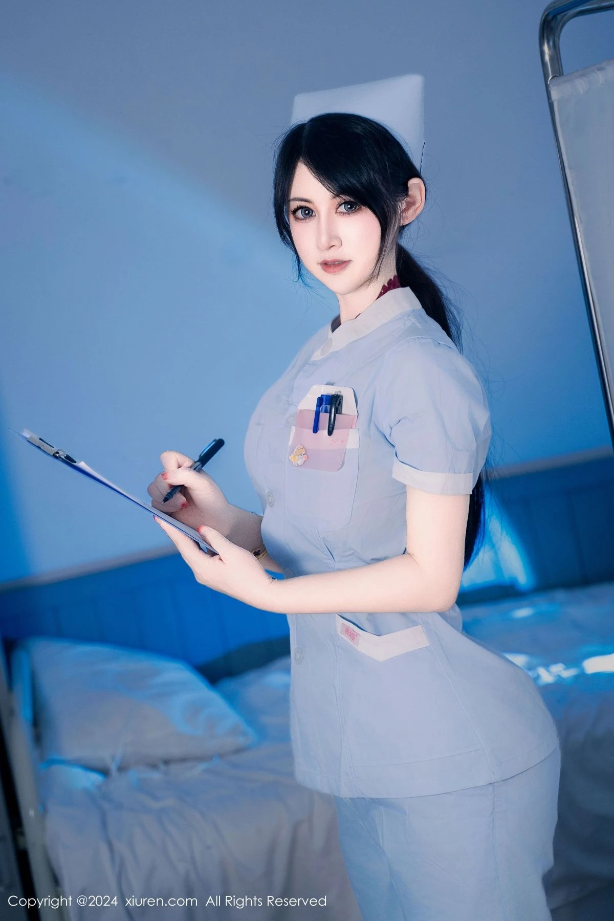 秀人集.com_[XiuRen秀人网]No.8859_模特诗诗kiki性感灰色护士服露红色蕾丝内衣秀丰满身材诱惑写真114P