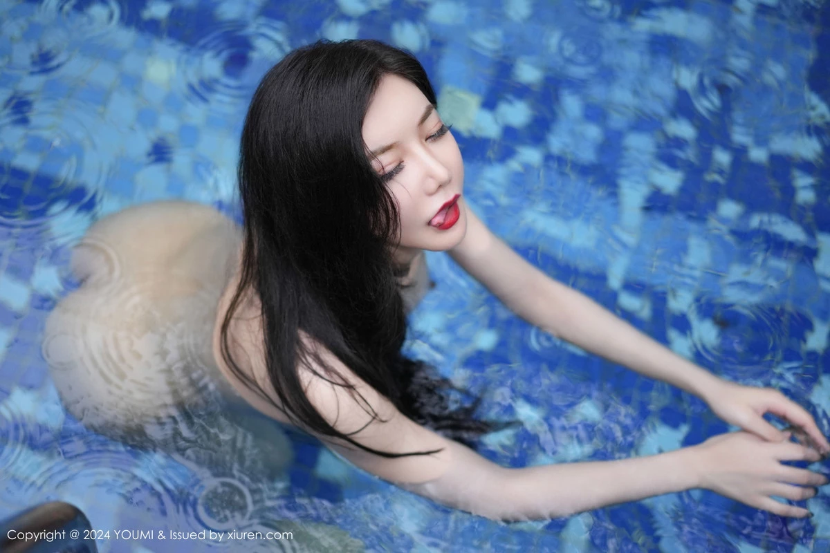 秀人集.com_[YouMi尤蜜荟]Vol.1084_模特心妍小公主泳池场景脱牛仔裤露红色泳衣秀凹凸身材诱惑写真63P