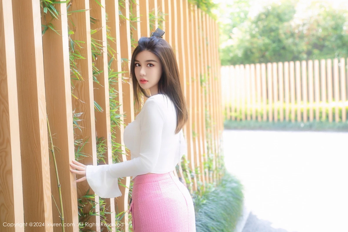 秀人集.com_[XiuRen秀人网]No.8872_模特周jojobaby性感粉色情趣内衣配粉色网袜秀完美身材诱惑写真70P