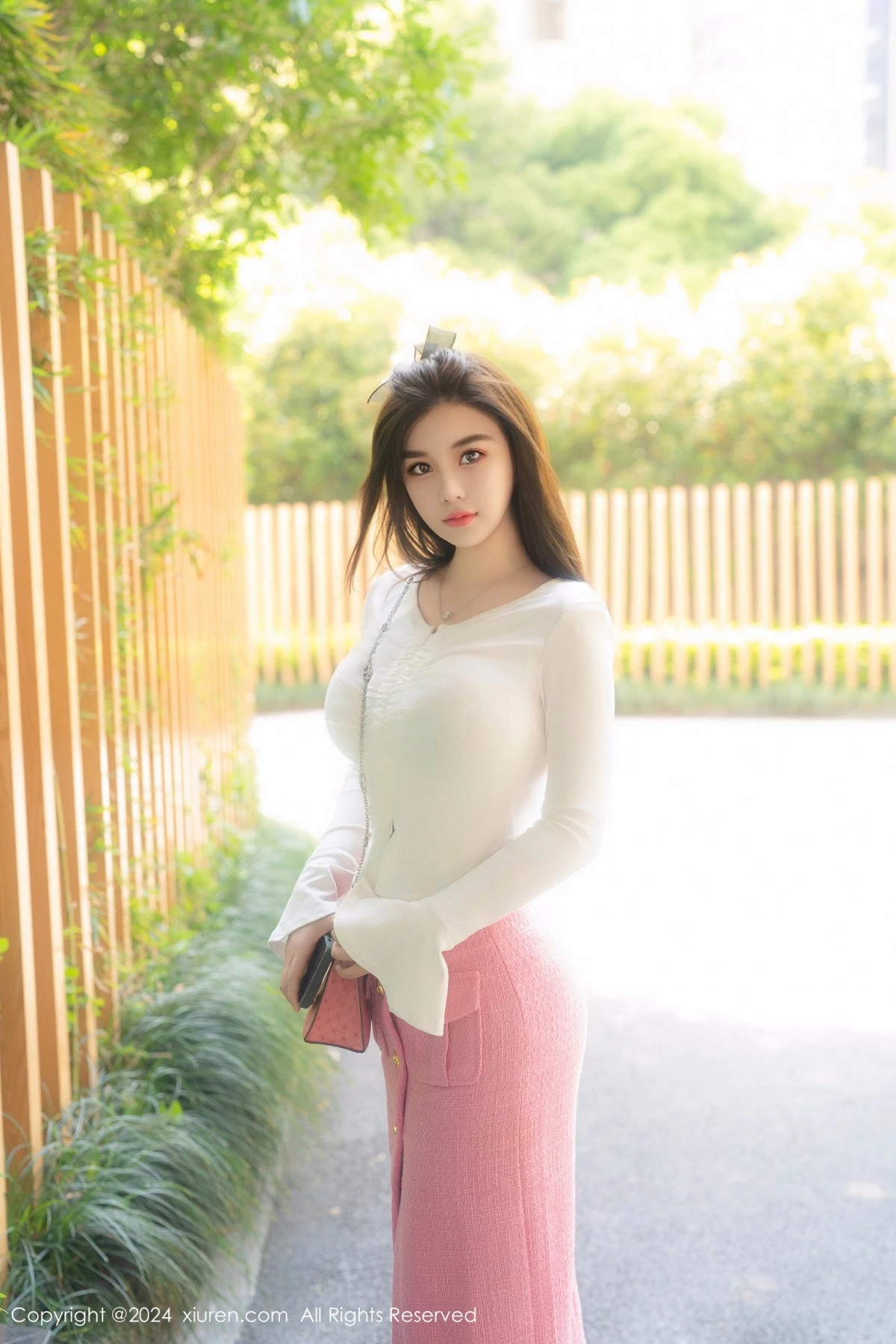 秀人集.com_[XiuRen秀人网]No.8872_模特周jojobaby性感粉色情趣内衣配粉色网袜秀完美身材诱惑写真70P