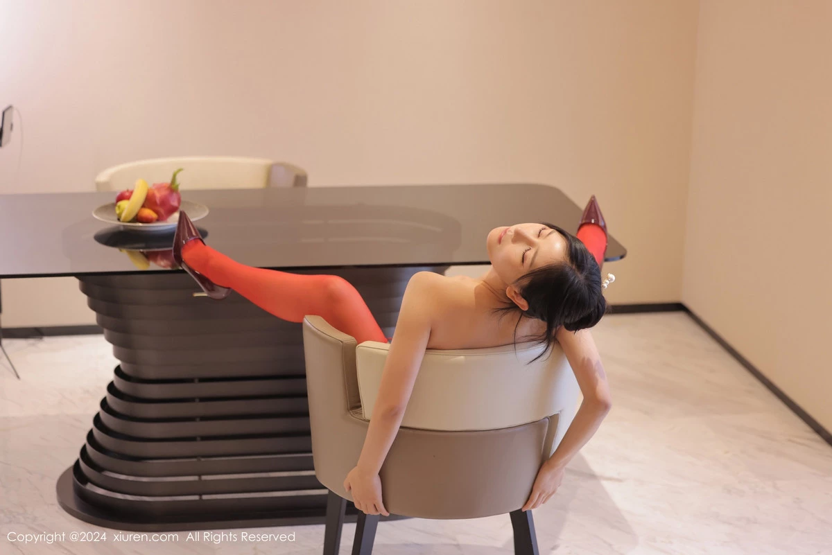 秀人集.com_[XiuRen秀人网]No.8871_模特尹甜甜性感红色旗袍服饰配红丝吊袜半撩秀翘臀美腿诱惑写真92P