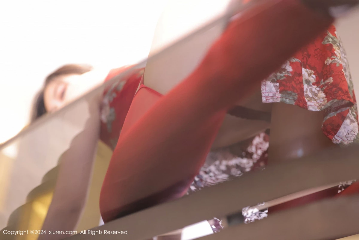 秀人集.com_[XiuRen秀人网]No.8871_模特尹甜甜性感红色旗袍服饰配红丝吊袜半撩秀翘臀美腿诱惑写真92P