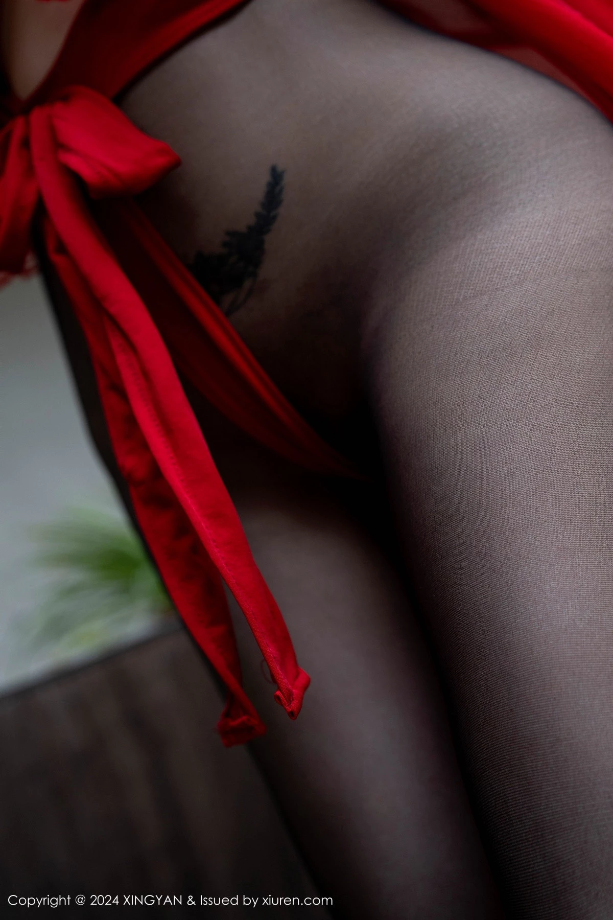 秀人集.com_[XINGYAN星颜社]VOL.245_模特潘思沁性感红色连衣裙配超薄黑丝秀巨乳肥臀惹火诱惑写真81P