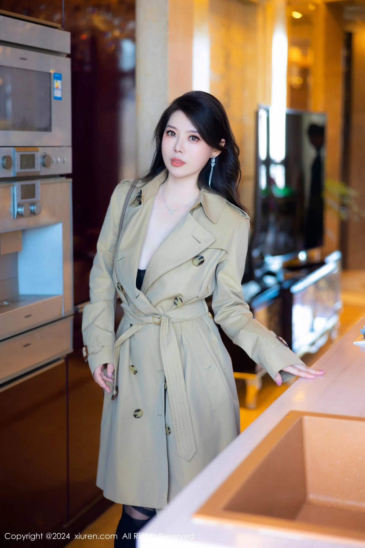 秀人集.com_[XiuRen秀人网]No.8747_模特白茹雪浅色风衣露性感黑色情趣内衣秀丰腴身姿惹火诱惑写真84P