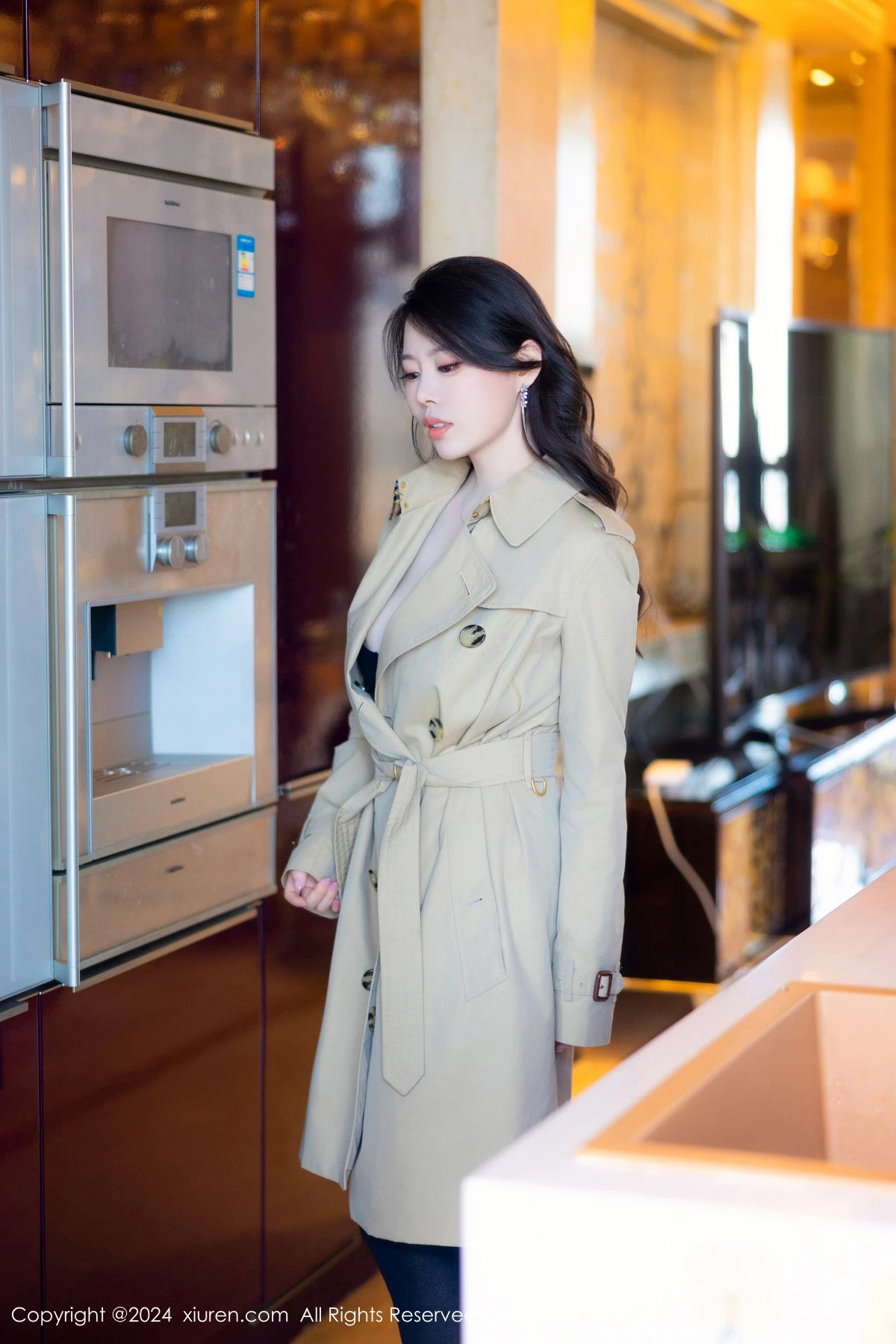 秀人集.com_[XiuRen秀人网]No.8747_模特白茹雪浅色风衣露性感黑色情趣内衣秀丰腴身姿惹火诱惑写真84P