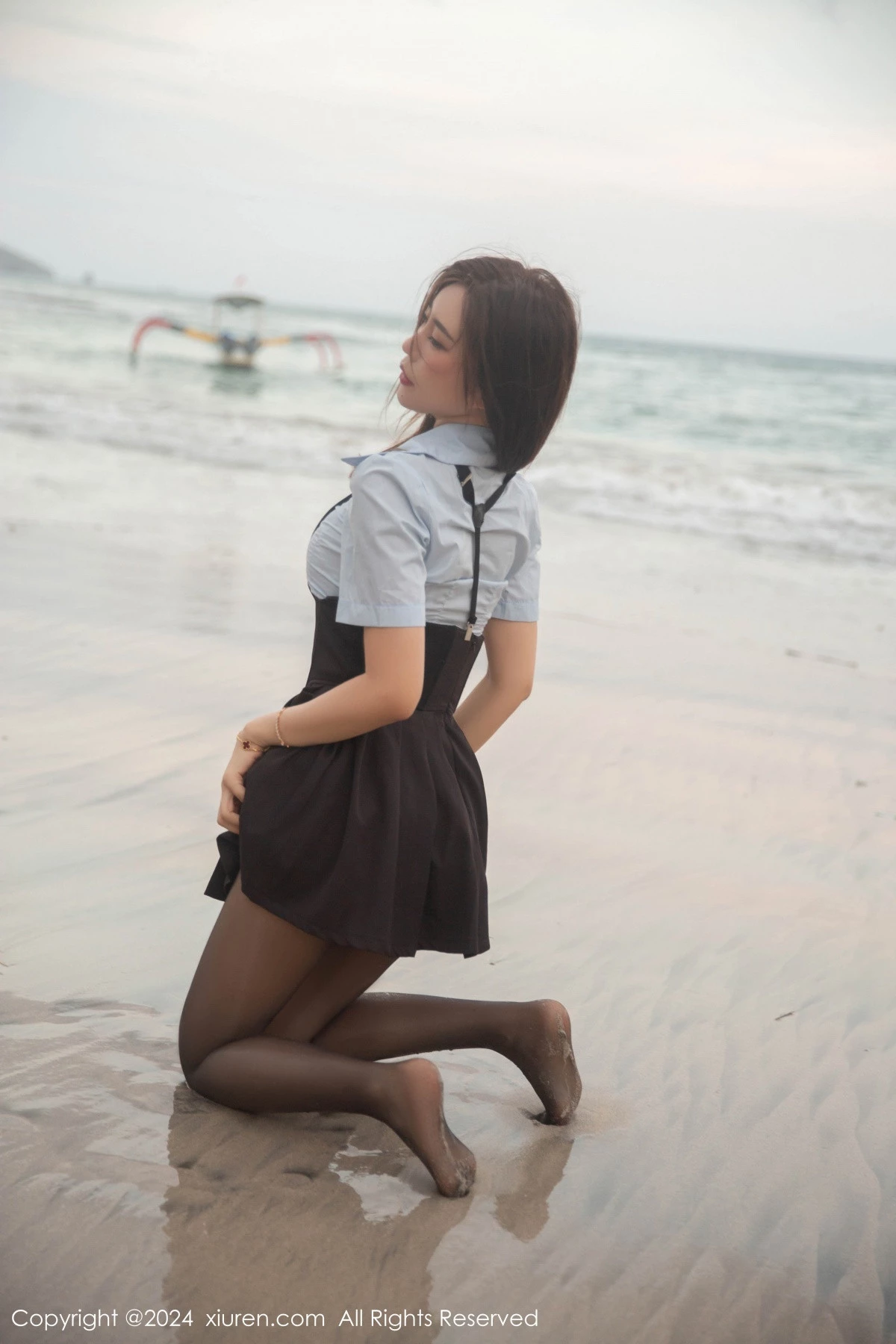 秀人集.com_[XiuRen秀人网]No.8752_女神绮里嘉ula性感淡蓝T配背带裙露超薄黑丝秀曼妙身姿诱惑写真80P