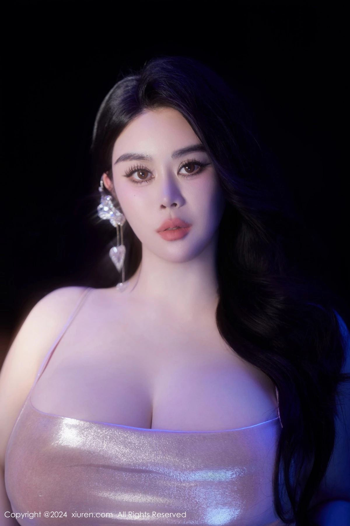 秀人集.com_[XiuRen秀人网]No.8878_模特戴渃欣性感紫色连衣裙+白色连衣裙秀丰满身材惹火诱惑写真47P