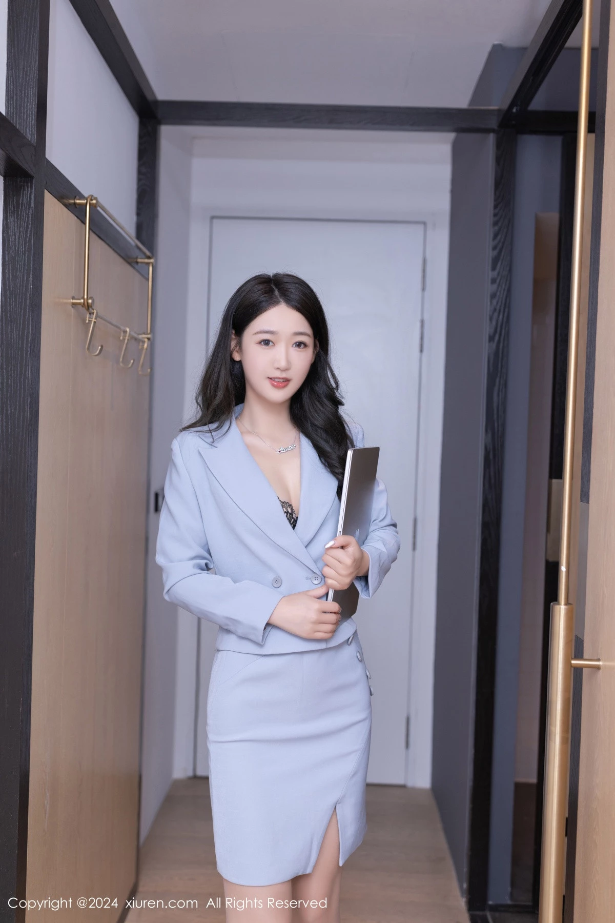 秀人集.com_[XiuRen秀人网]No.8935_模特唐安琪性感OL制服露黑色内衣配开档肉丝秀曼妙身姿诱惑写真80P