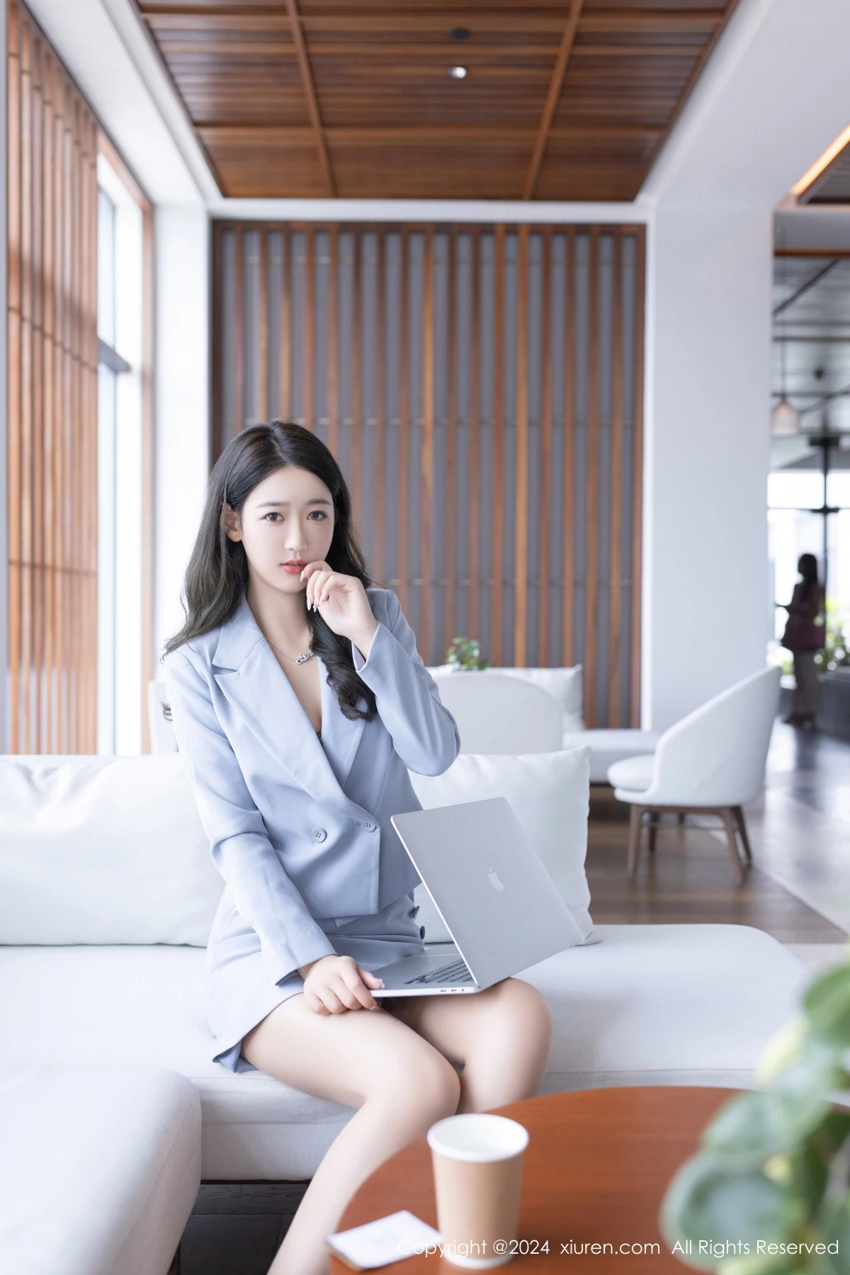 秀人集.com_[XiuRen秀人网]No.8935_模特唐安琪性感OL制服露黑色内衣配开档肉丝秀曼妙身姿诱惑写真80P