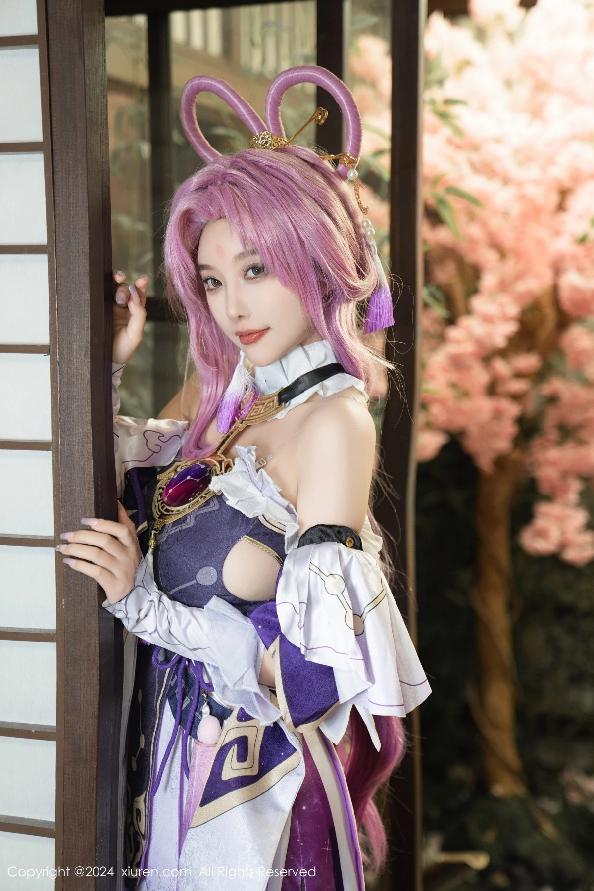 秀人集.com_[XiuRen秀人网]No.8943_女神杨晨晨Yome性感紫色Cosplay服饰配白丝袜秀丰满身材诱惑写真79P