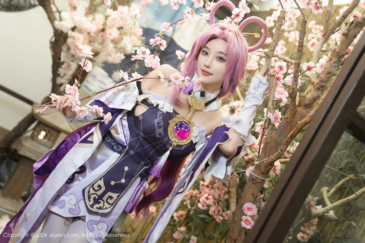 秀人集.com_[XiuRen秀人网]No.8943_女神杨晨晨Yome性感紫色Cosplay服饰配白丝袜秀丰满身材诱惑写真79P