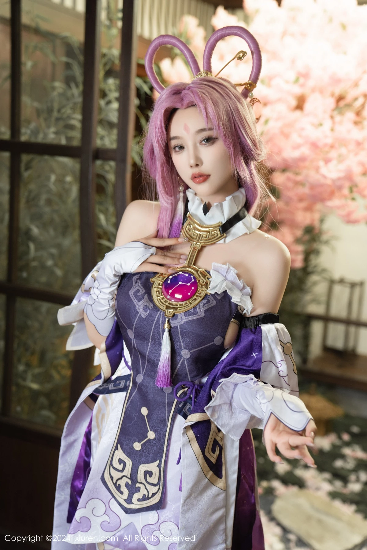 秀人集.com_[XiuRen秀人网]No.8943_女神杨晨晨Yome性感紫色Cosplay服饰配白丝袜秀丰满身材诱惑写真79P