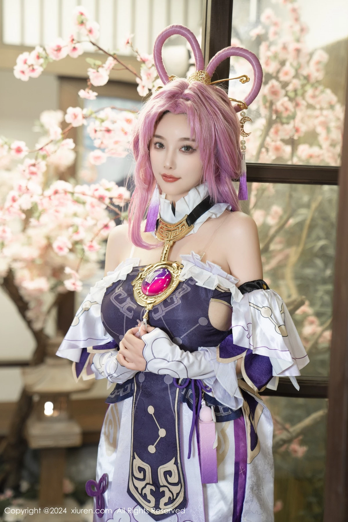 秀人集.com_[XiuRen秀人网]No.8943_女神杨晨晨Yome性感紫色Cosplay服饰配白丝袜秀丰满身材诱惑写真79P