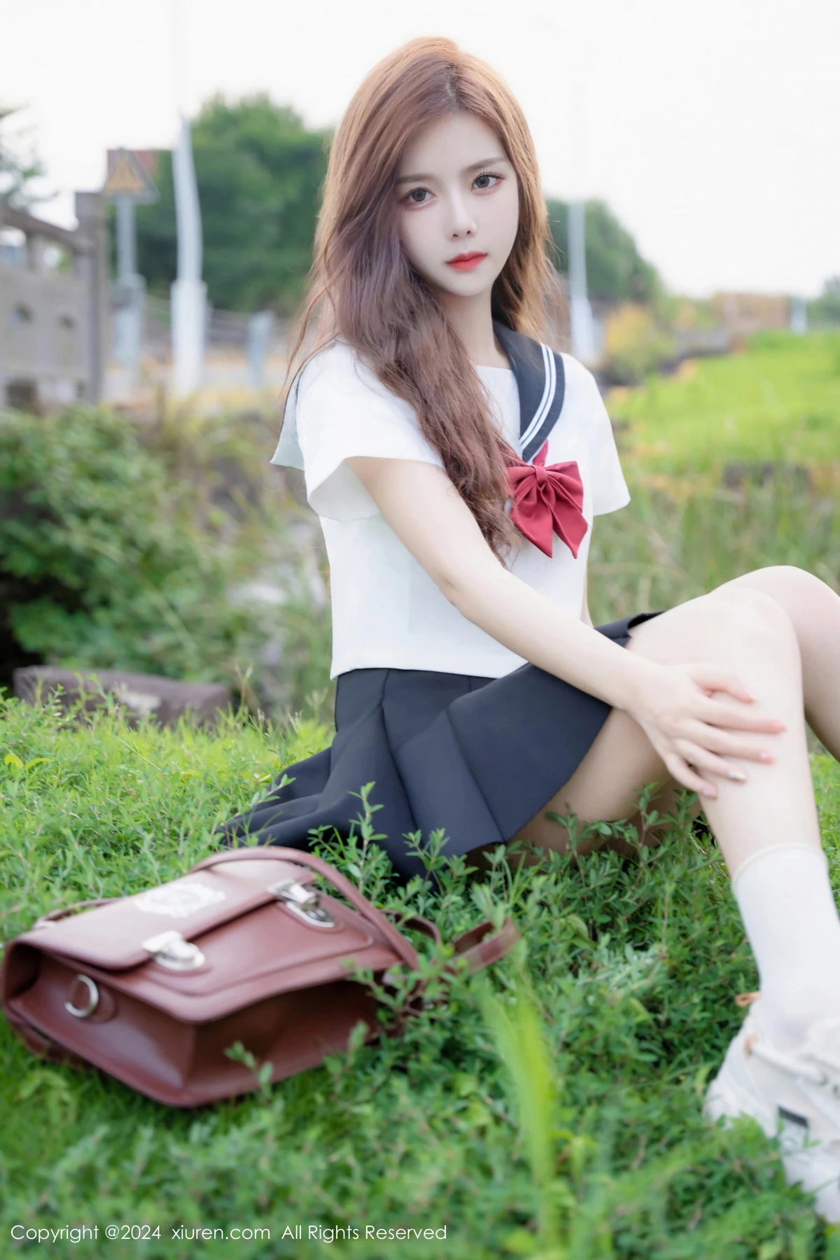 秀人集.com_[XiuRen秀人网]No.8948_新人模特拍黄瓜girl性感JK制服露白色蕾丝内衣秀曼妙身姿诱惑写真81P