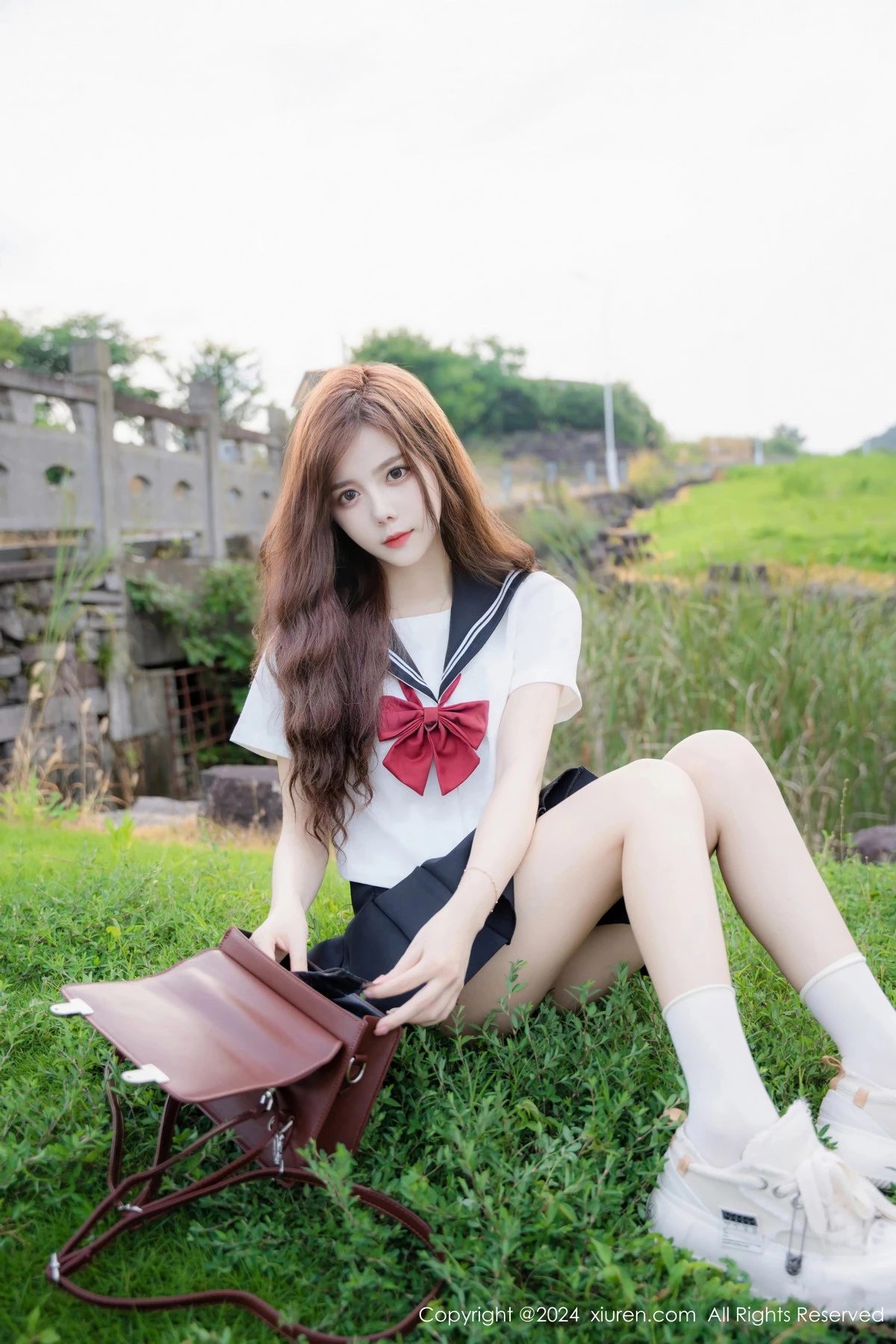 秀人集.com_[XiuRen秀人网]No.8948_新人模特拍黄瓜girl性感JK制服露白色蕾丝内衣秀曼妙身姿诱惑写真81P