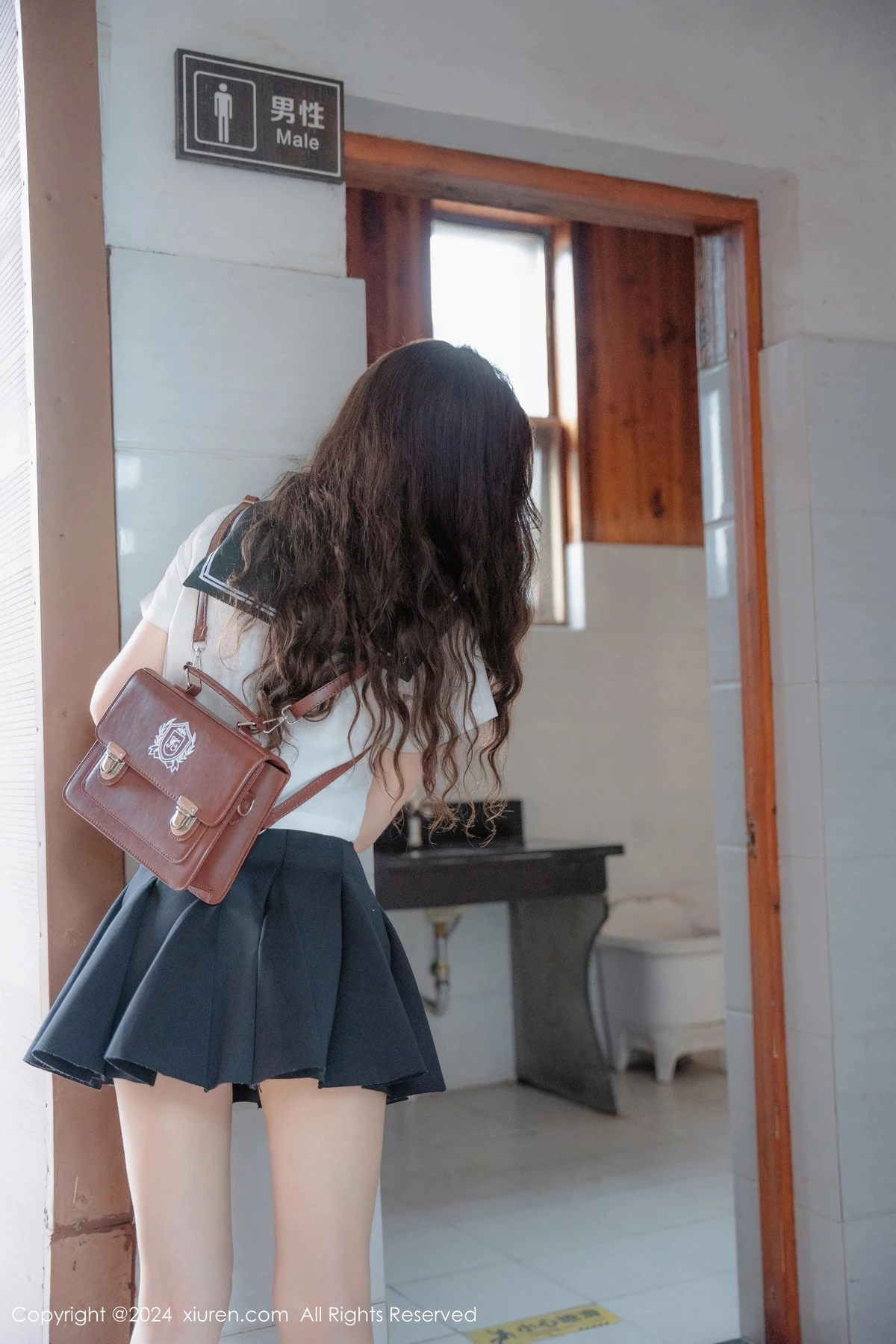 秀人集.com_[XiuRen秀人网]No.8948_新人模特拍黄瓜girl性感JK制服露白色蕾丝内衣秀曼妙身姿诱惑写真81P