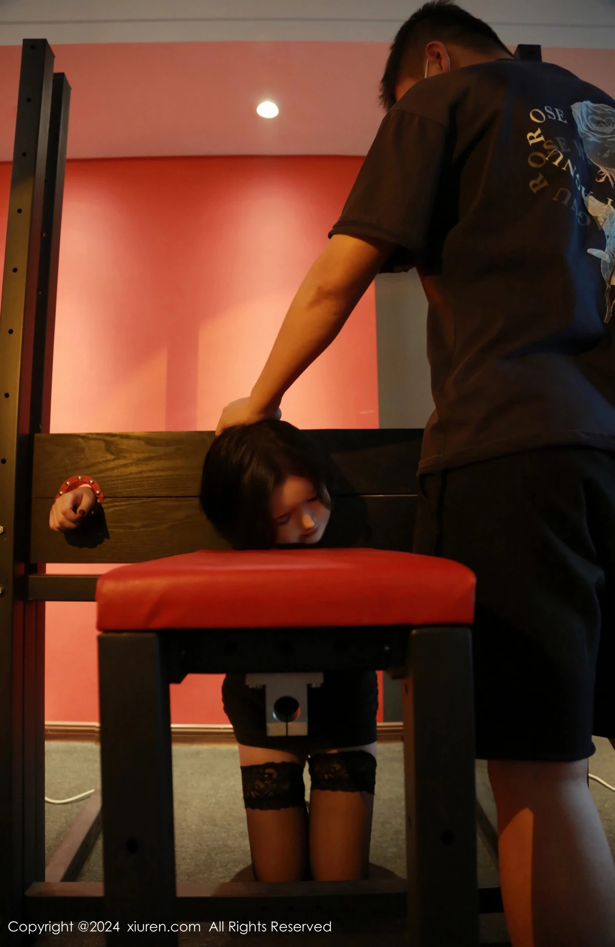 秀人集.com_[XiuRen秀人网]No.8956_模特小薯条nienie性感黑色连衣短裙配黑丝袜秀完美身材诱惑写真69P