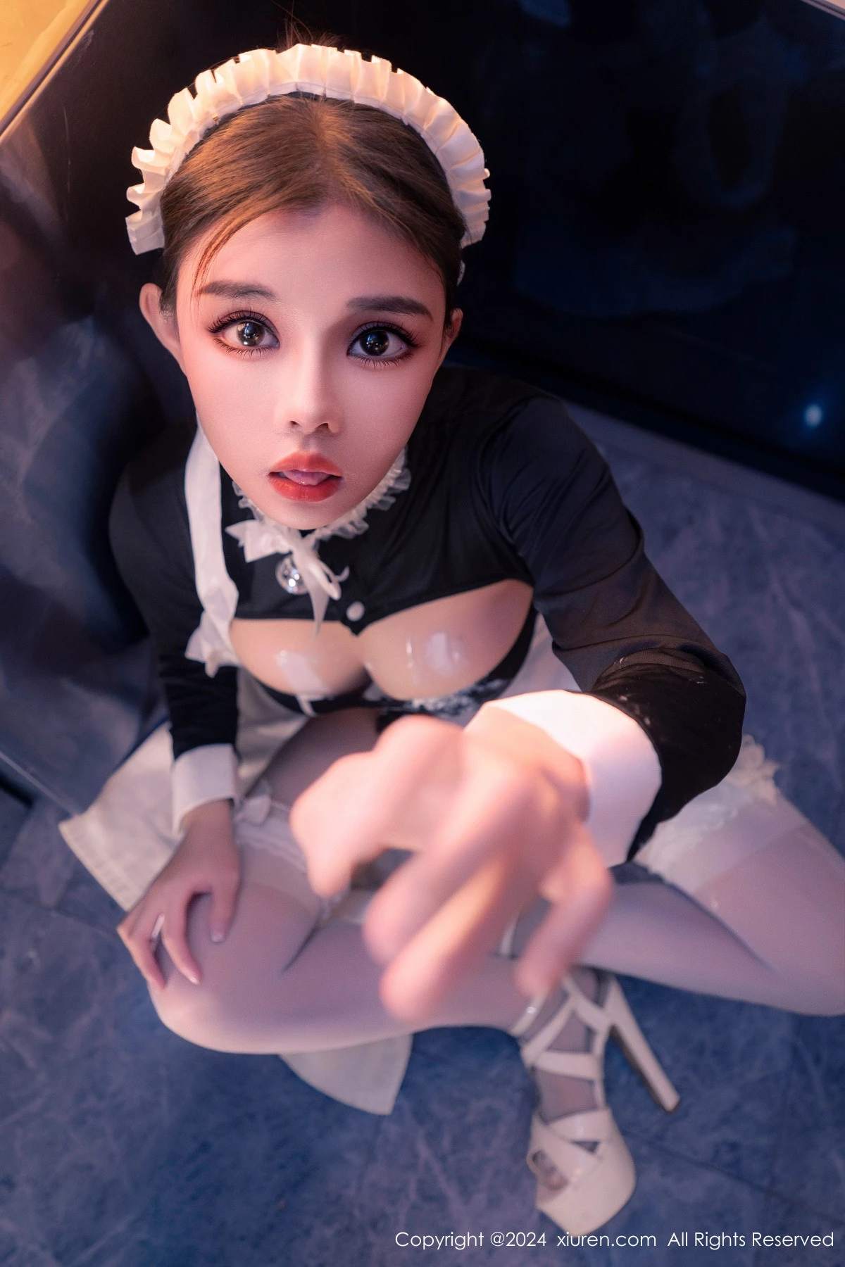 秀人集.com_[XiuRen秀人网]No.8966_新人模特小童颜私房浴室性感女仆装配白丝袜秀丰满身材诱惑写真80P