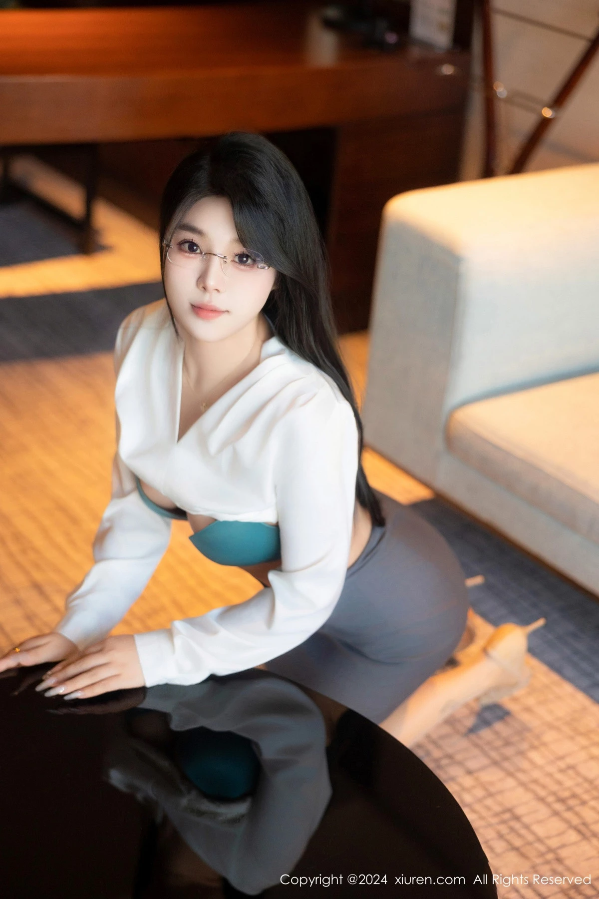 秀人集.com_[XiuRen秀人网]No.8989_新人模特麦田性感白色OL服饰露蓝色内衣配超薄肉丝撩人诱惑写真83P