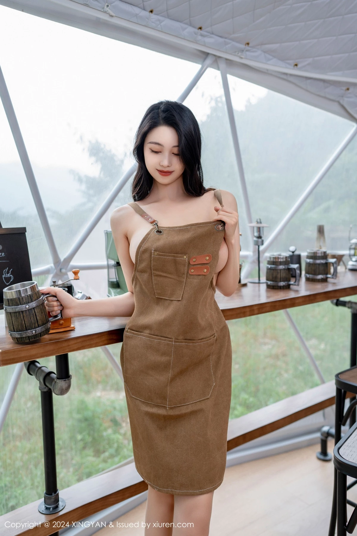 秀人集.com_[XINGYAN星颜社]VOL.264_模特清妙性感咖啡色真空围裙配超薄肉丝秀完美身材诱惑写真81P