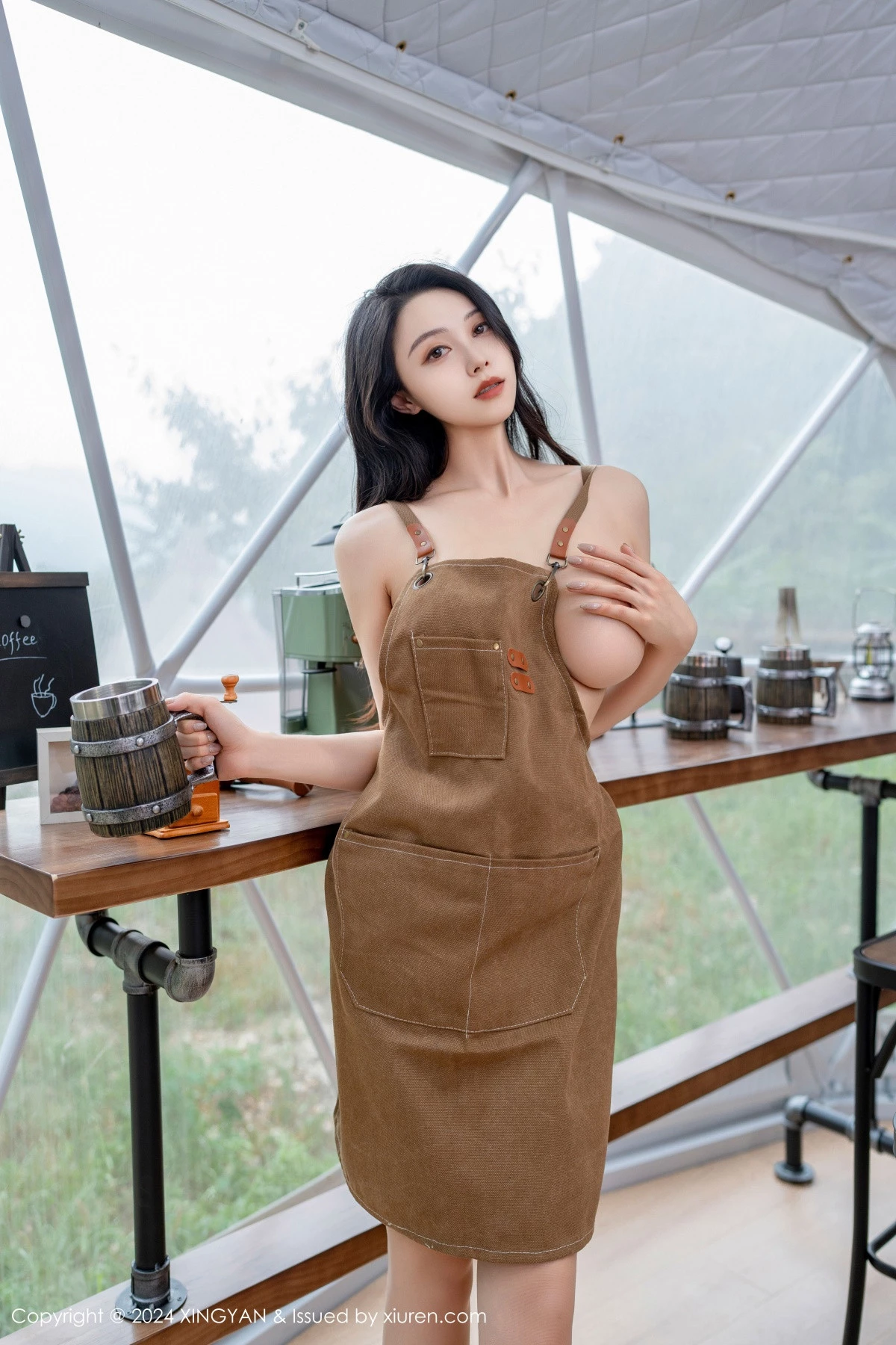 秀人集.com_[XINGYAN星颜社]VOL.264_模特清妙性感咖啡色真空围裙配超薄肉丝秀完美身材诱惑写真81P