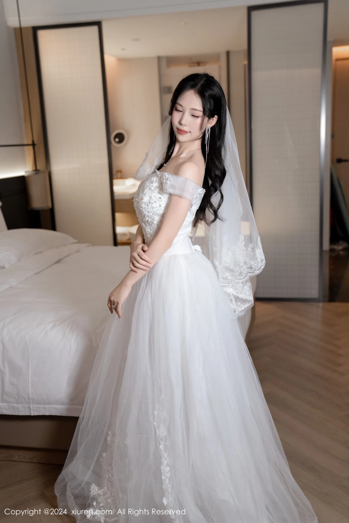 秀人集.com_[XiuRen秀人网]No.8998_模特利世浴室场景性感白色婚纱配超薄肉丝秀完美身材诱惑写真100P