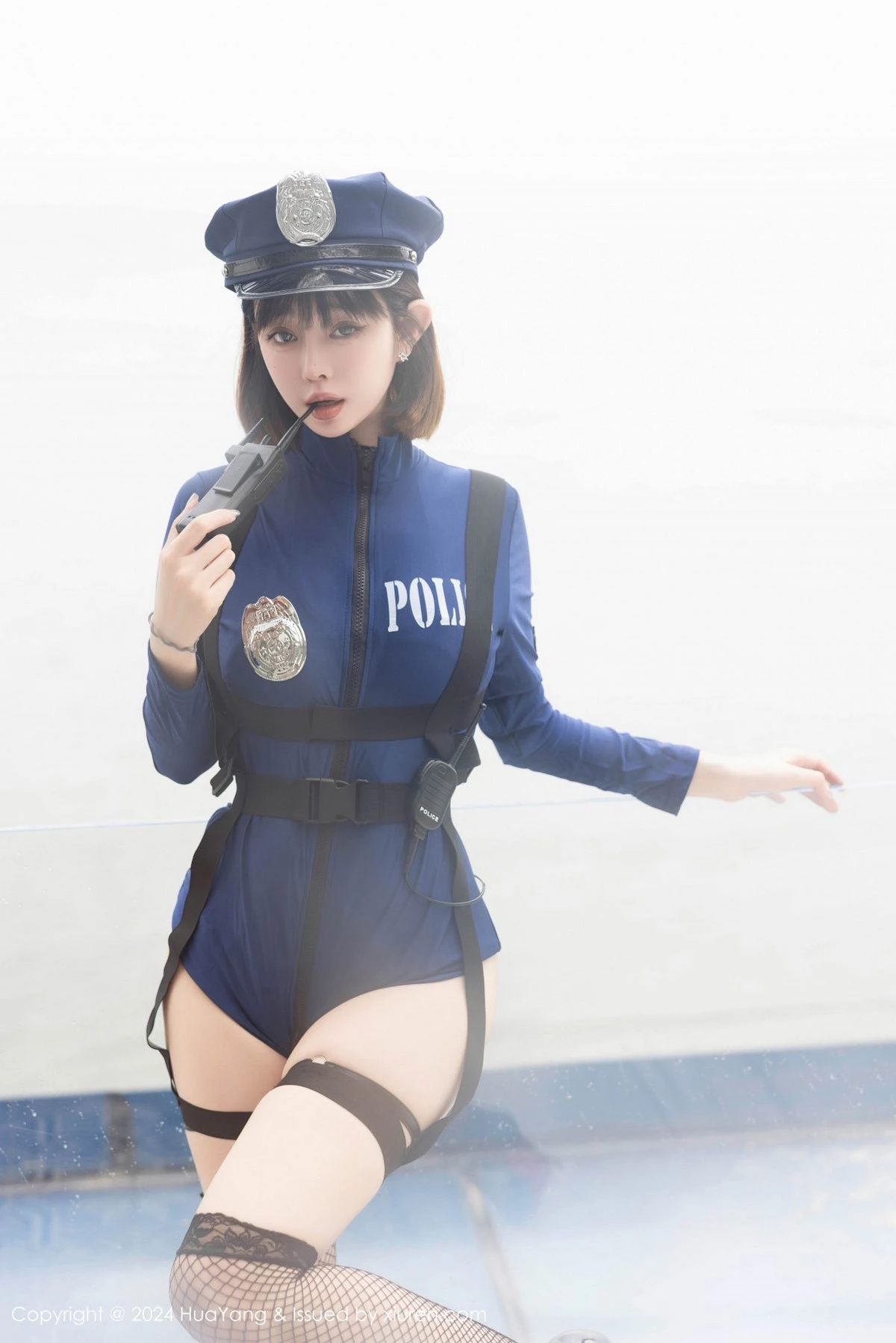 秀人集.com_[HuaYang花漾]Vol.599_女神王雨纯蓝色制服露情趣内衣配黑丝网袜秀曼妙身姿诱惑写真96P